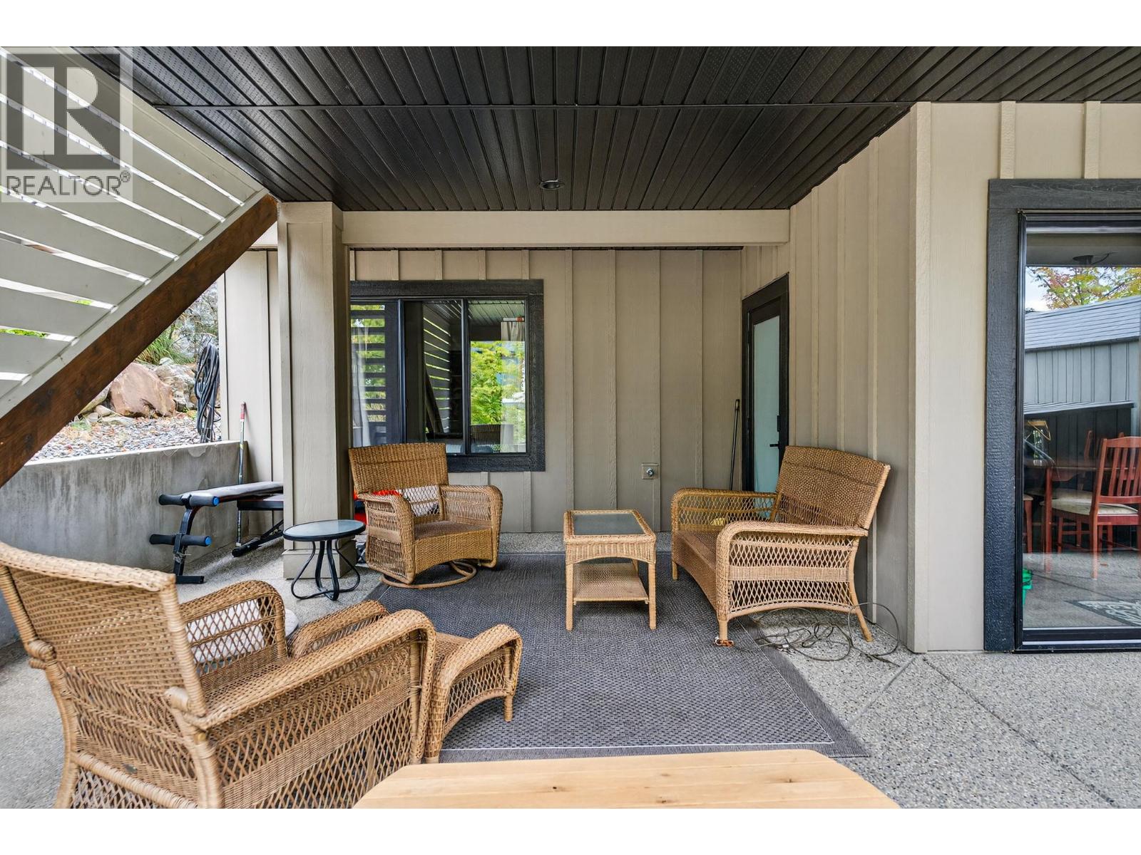  460 Rockview Lane, Kelowna