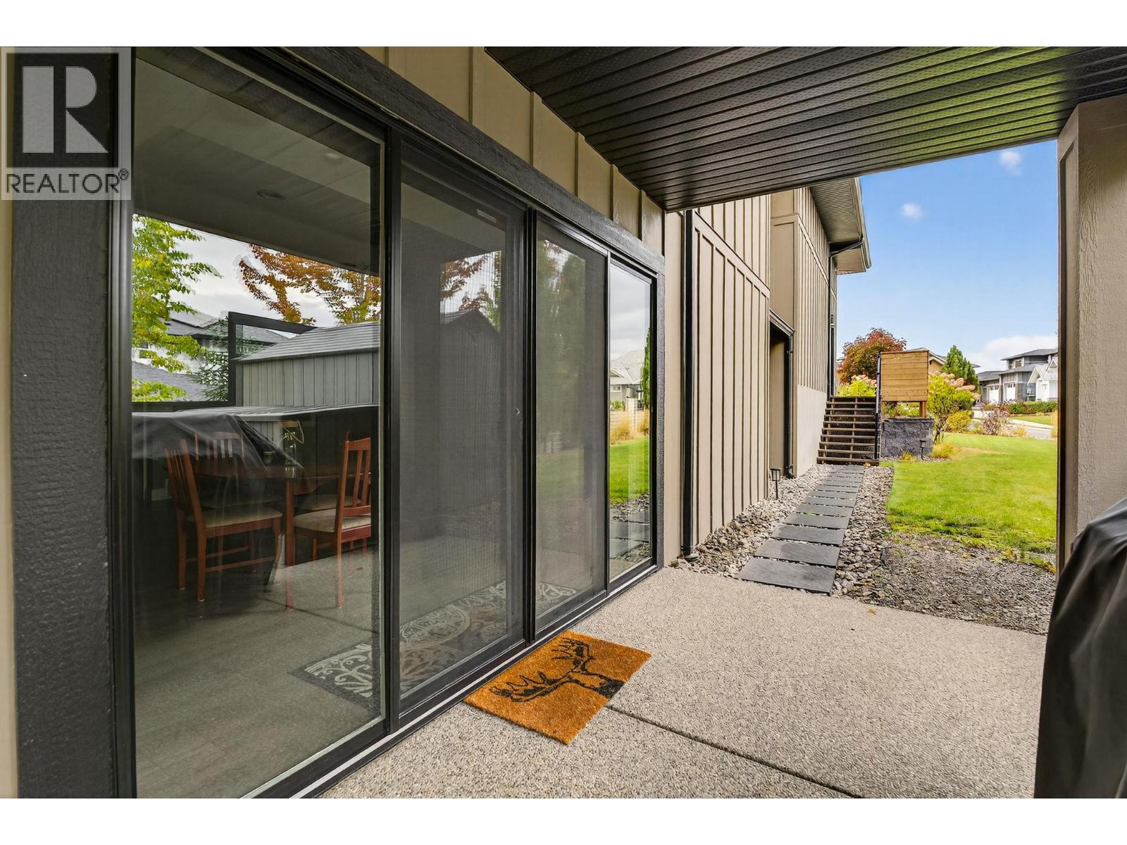  460 Rockview Lane, Kelowna