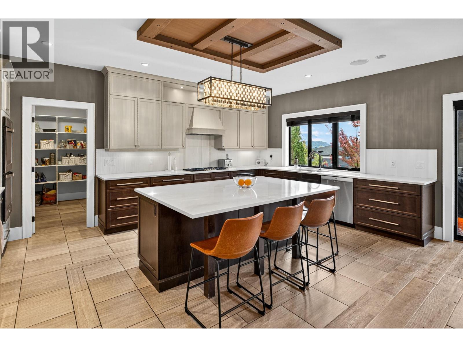  460 Rockview Lane, Kelowna