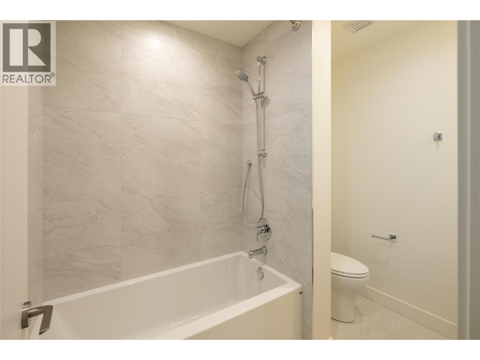 715 3340 Lakeshore Road, Kelowna