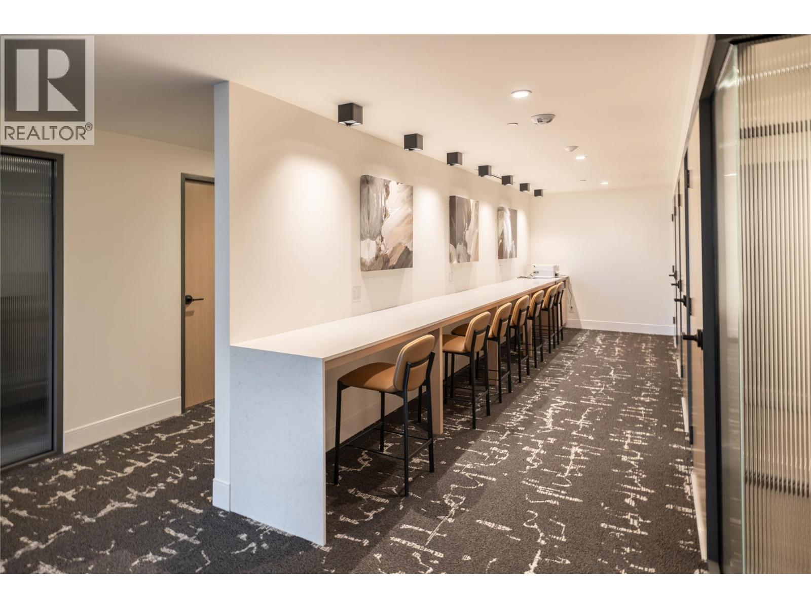 715 3340 Lakeshore Road, Kelowna