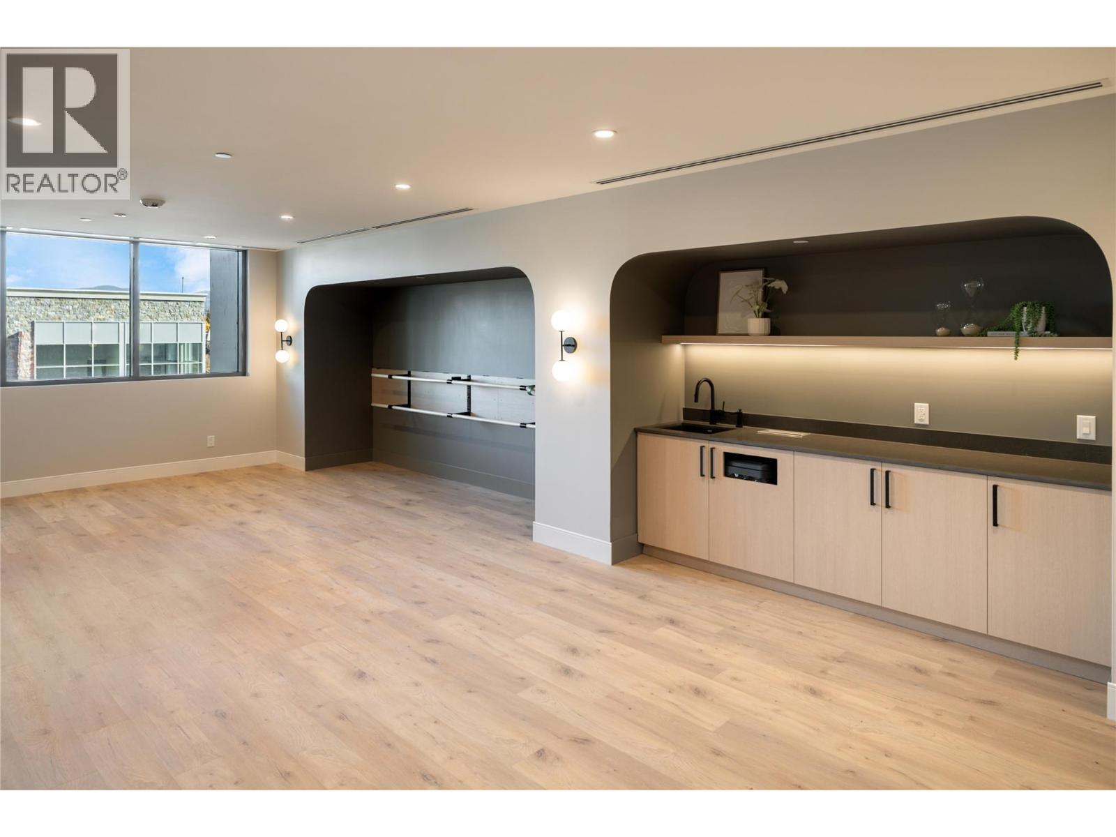 715 3340 Lakeshore Road, Kelowna