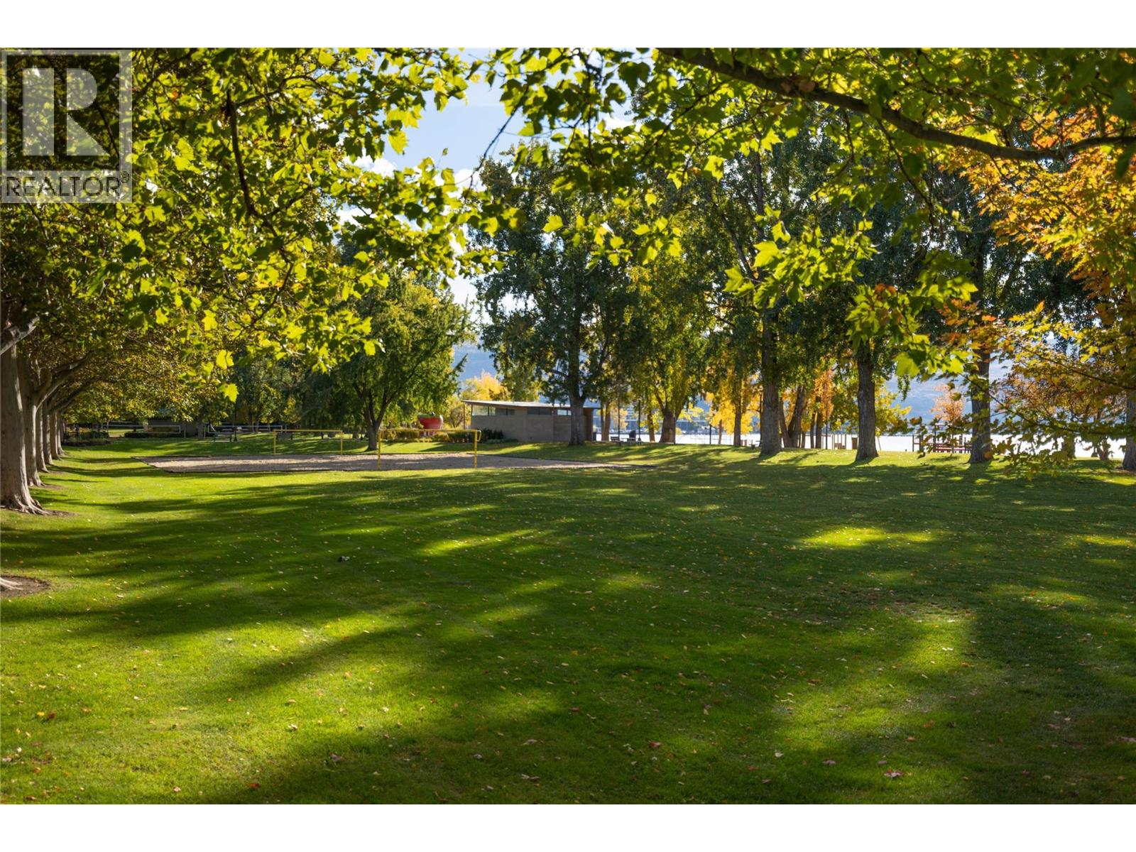 715 3340 Lakeshore Road, Kelowna