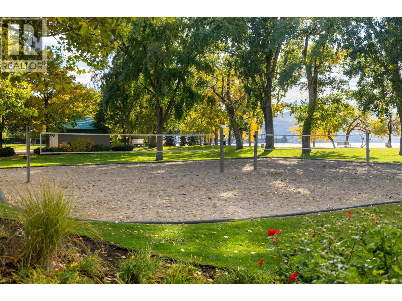 715 3340 Lakeshore Road, Kelowna