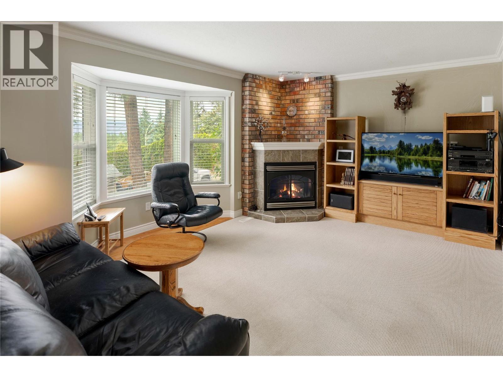  3942 Suncrest Court, Kelowna