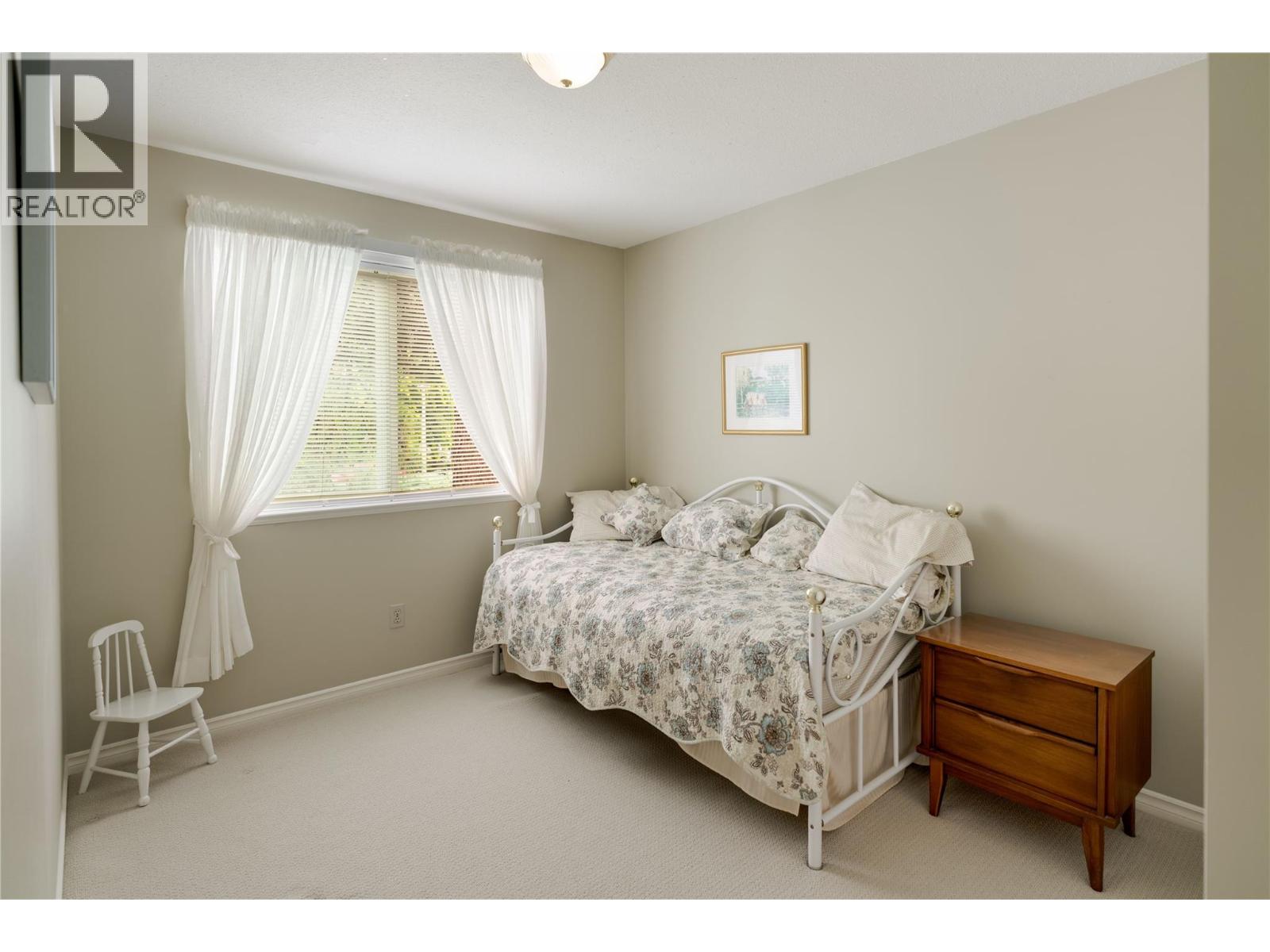  3942 Suncrest Court, Kelowna