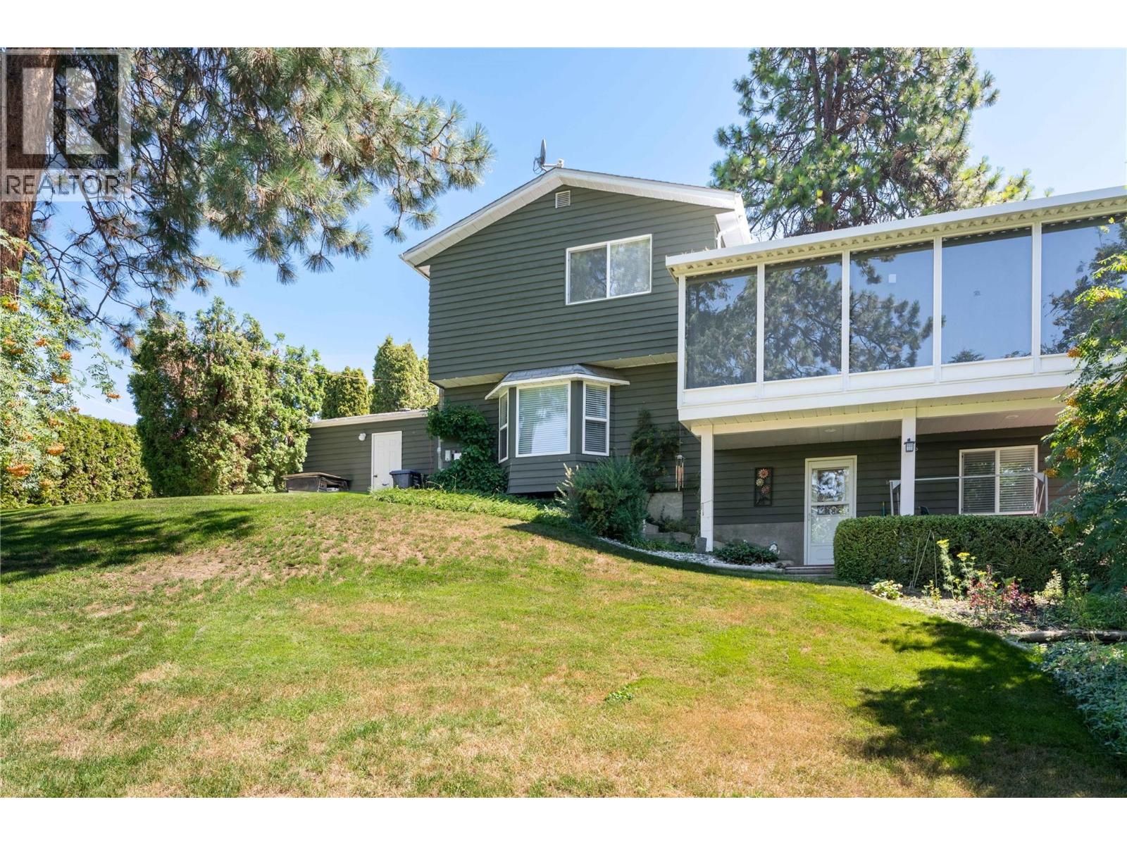  3942 Suncrest Court, Kelowna