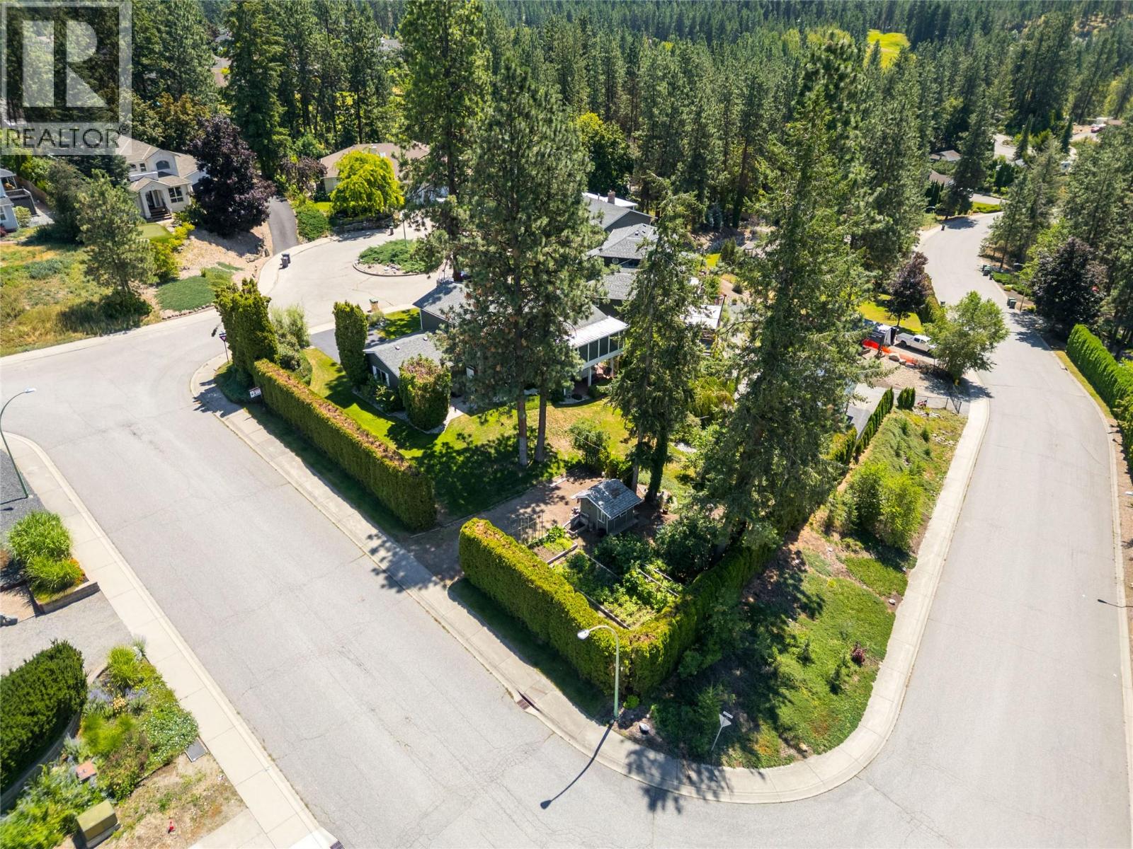  3942 Suncrest Court, Kelowna