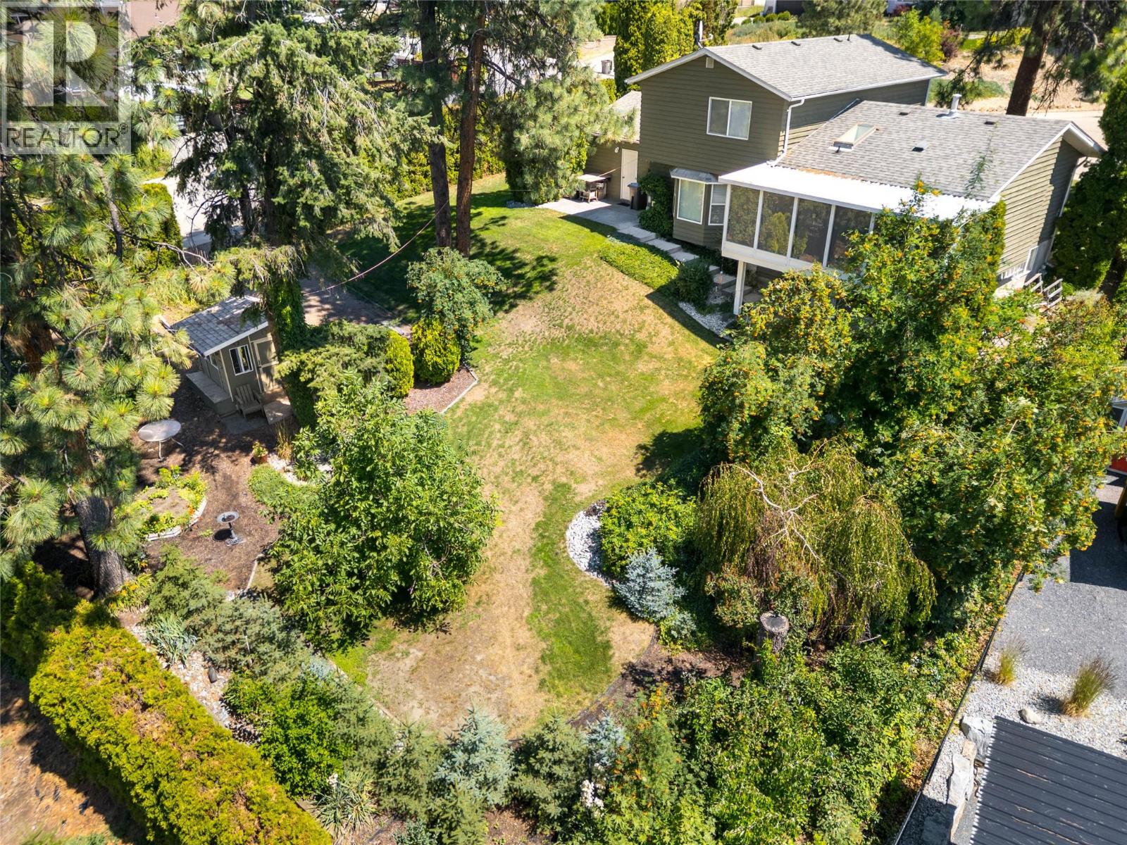  3942 Suncrest Court, Kelowna