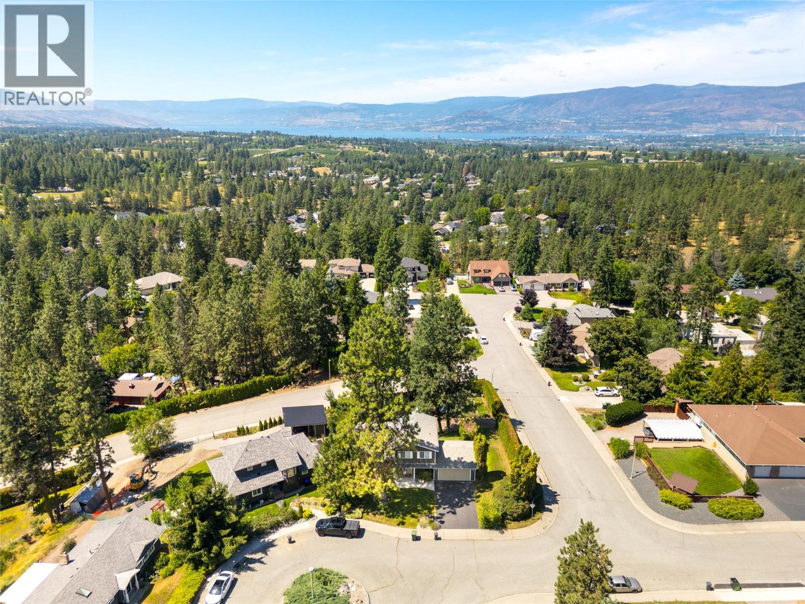  3942 Suncrest Court, Kelowna