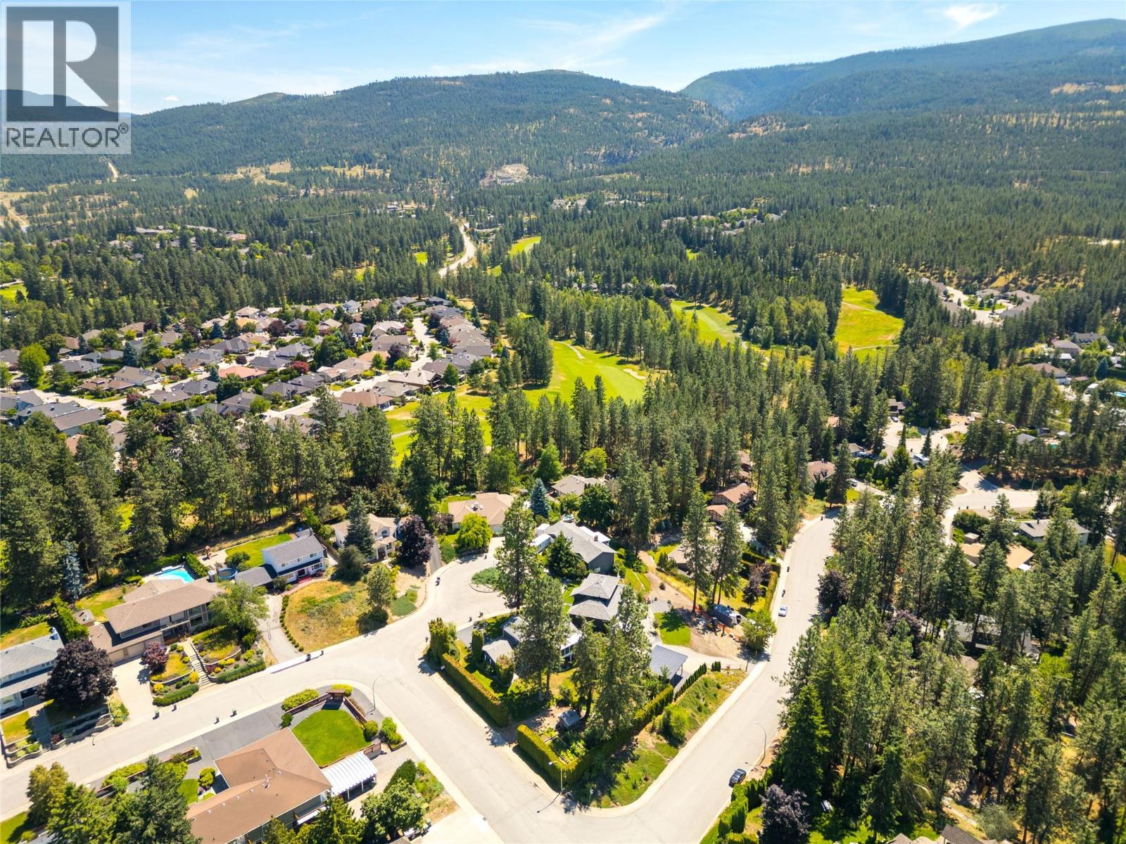  3942 Suncrest Court, Kelowna