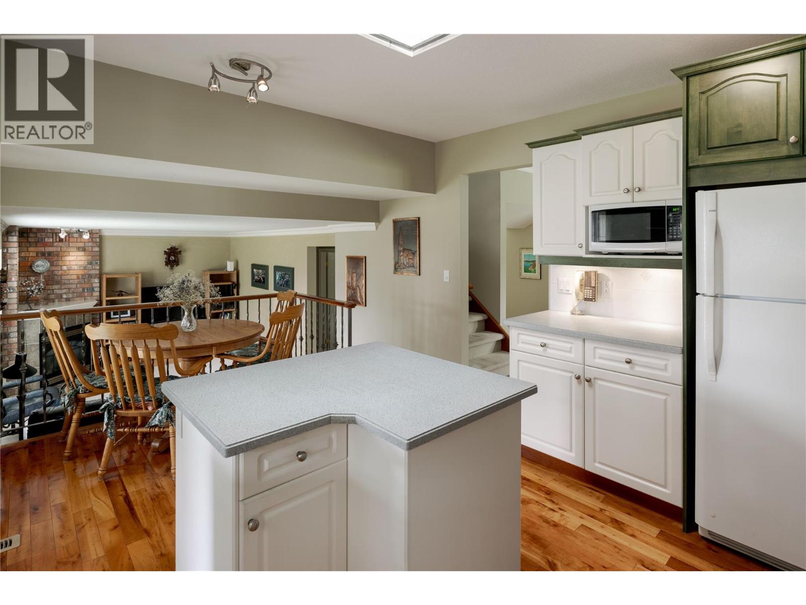  3942 Suncrest Court, Kelowna