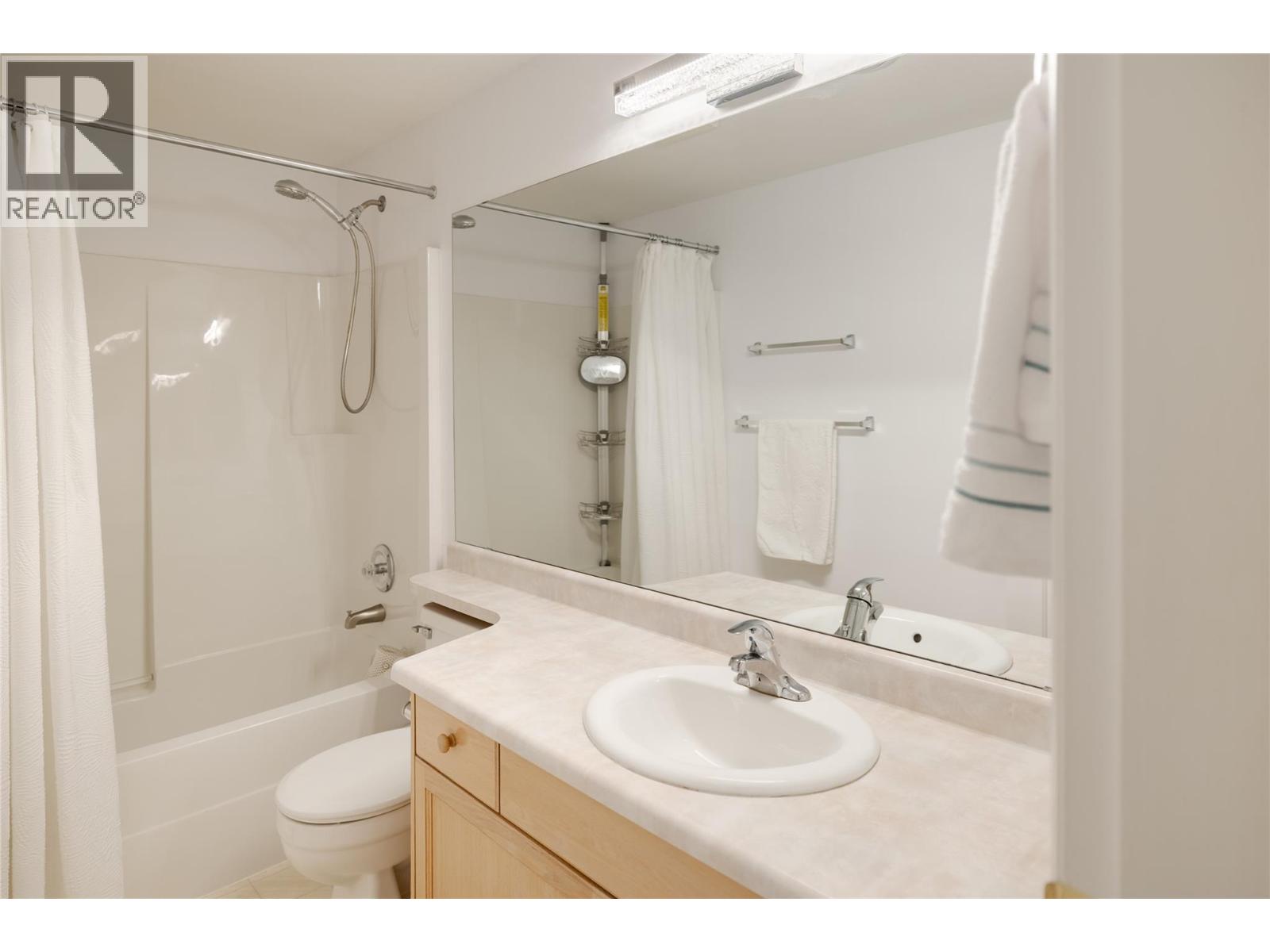 213 3335 Richter Street, Kelowna