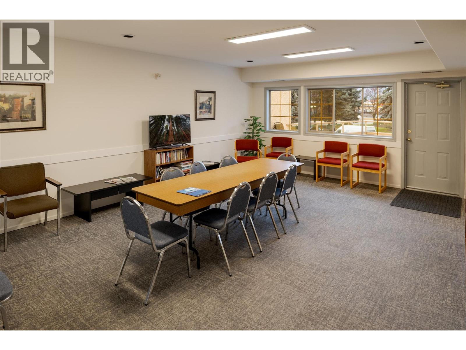 213 3335 Richter Street, Kelowna