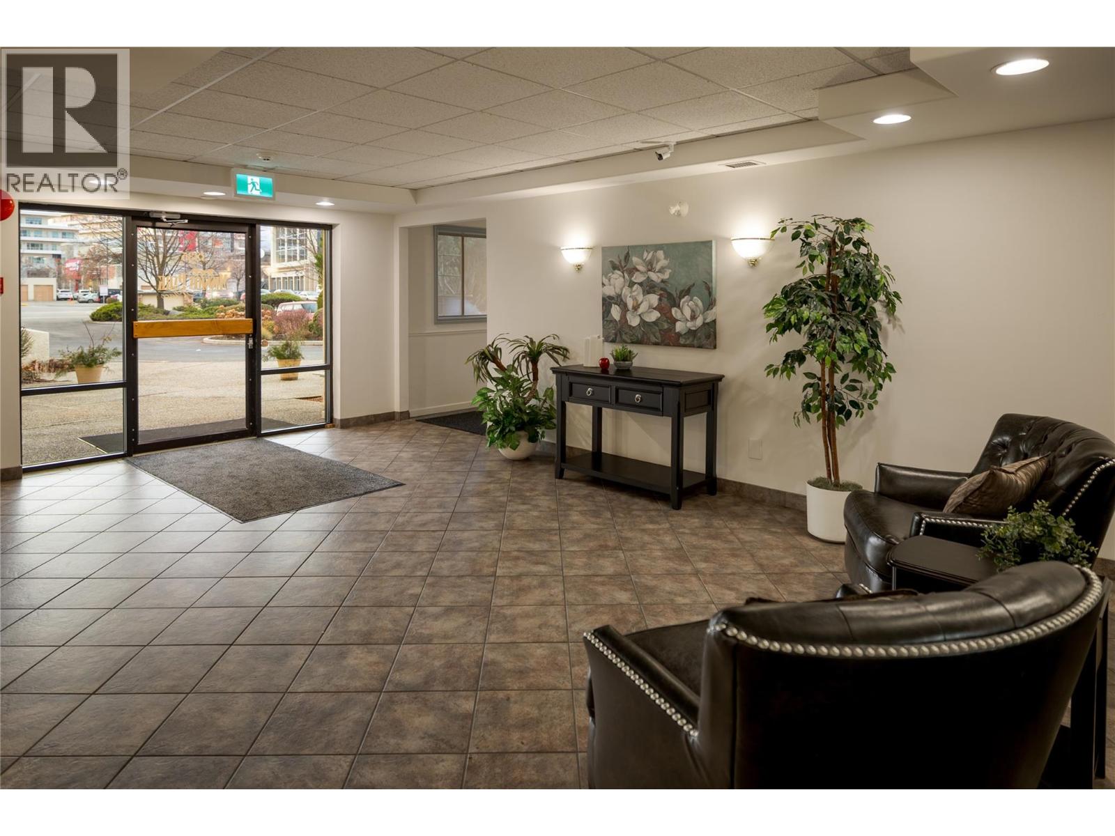 213 3335 Richter Street, Kelowna