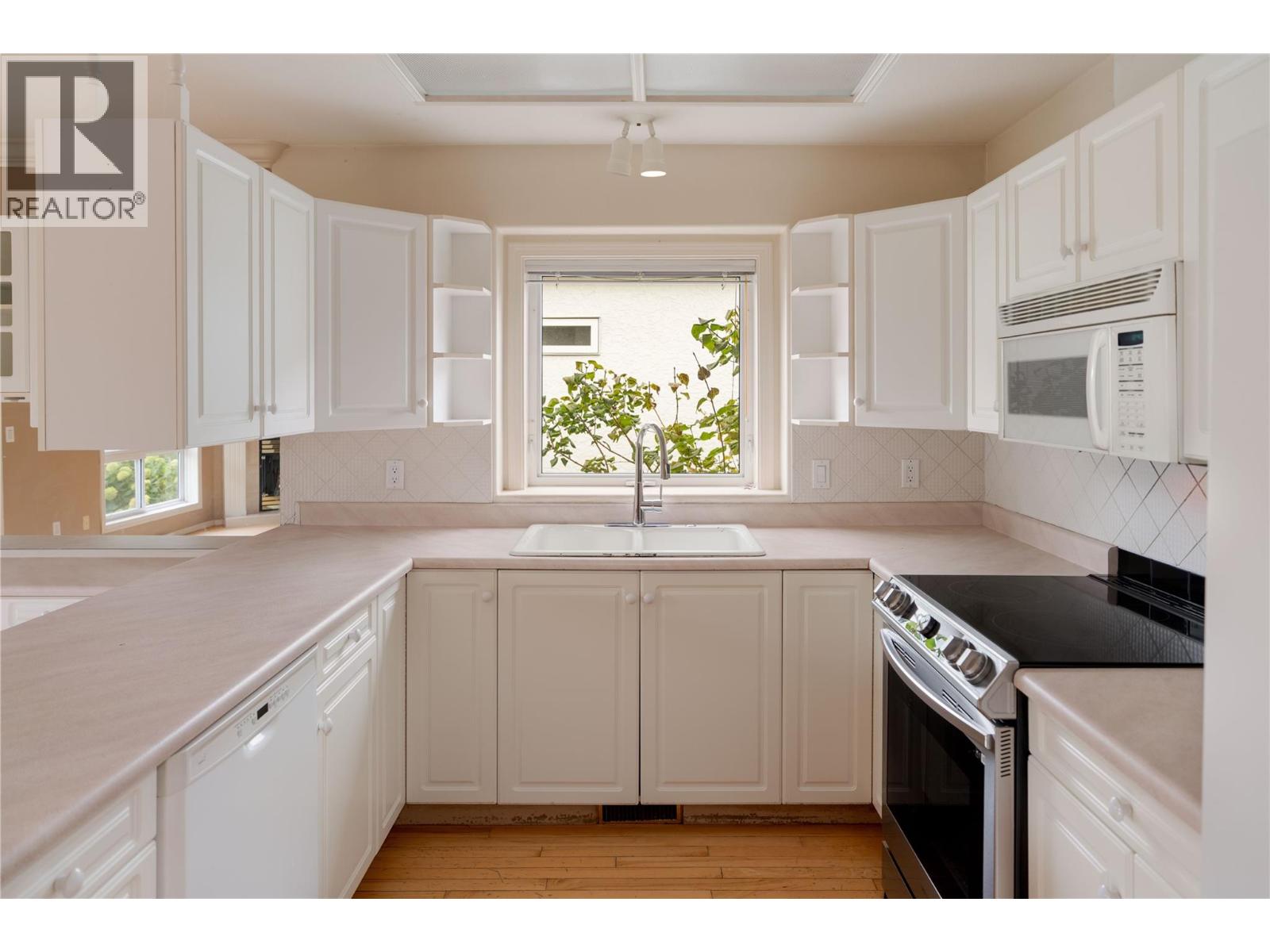 179 609 TRUSWELL Road, Kelowna