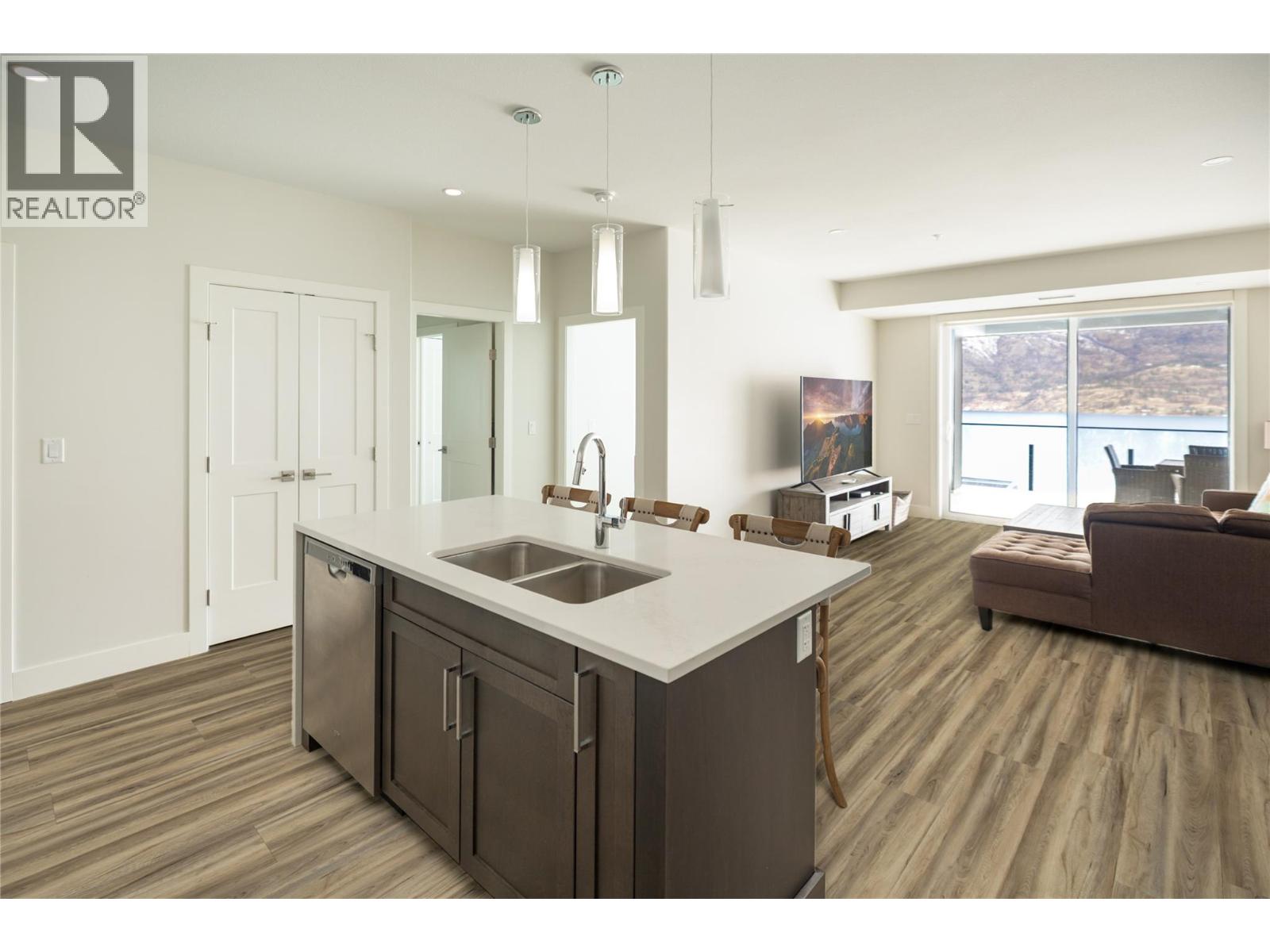 312 3475 Granite Close, Kelowna