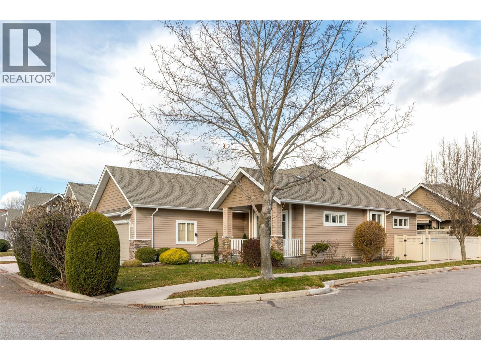 215 665 Cook Road, Kelowna