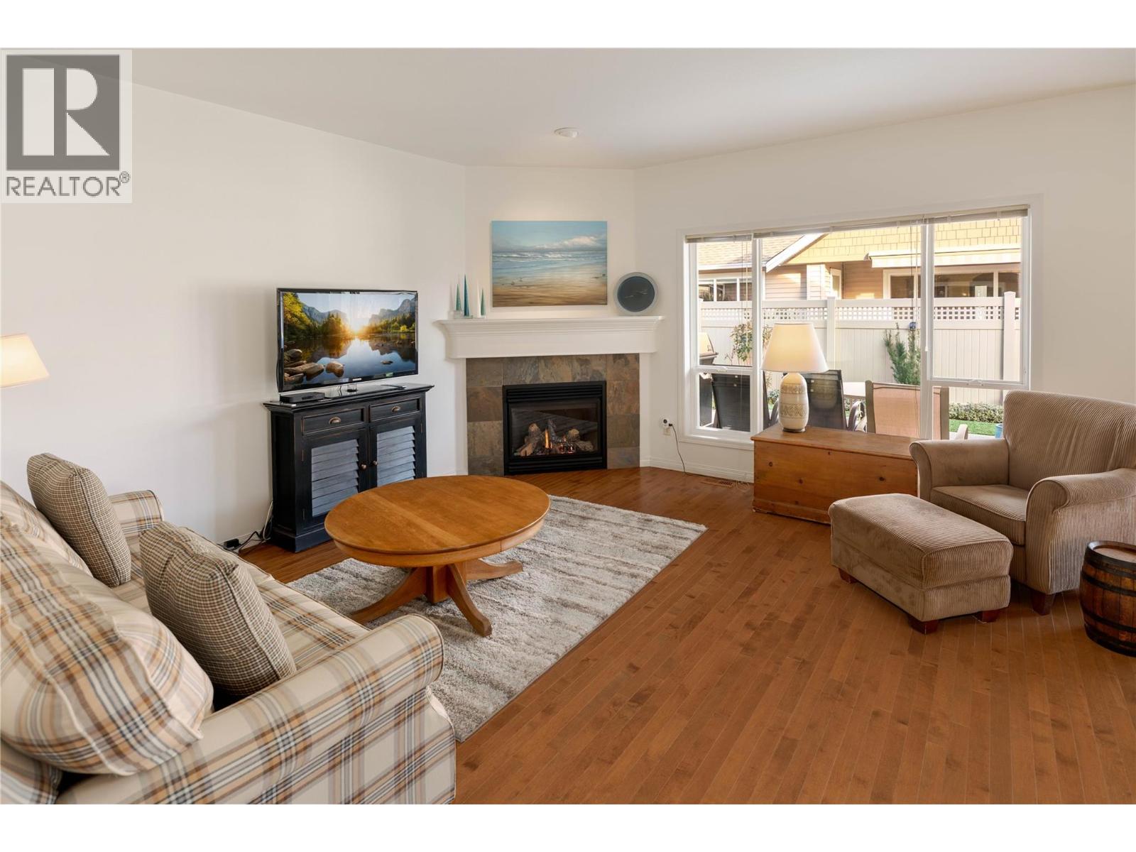 215 665 Cook Road, Kelowna