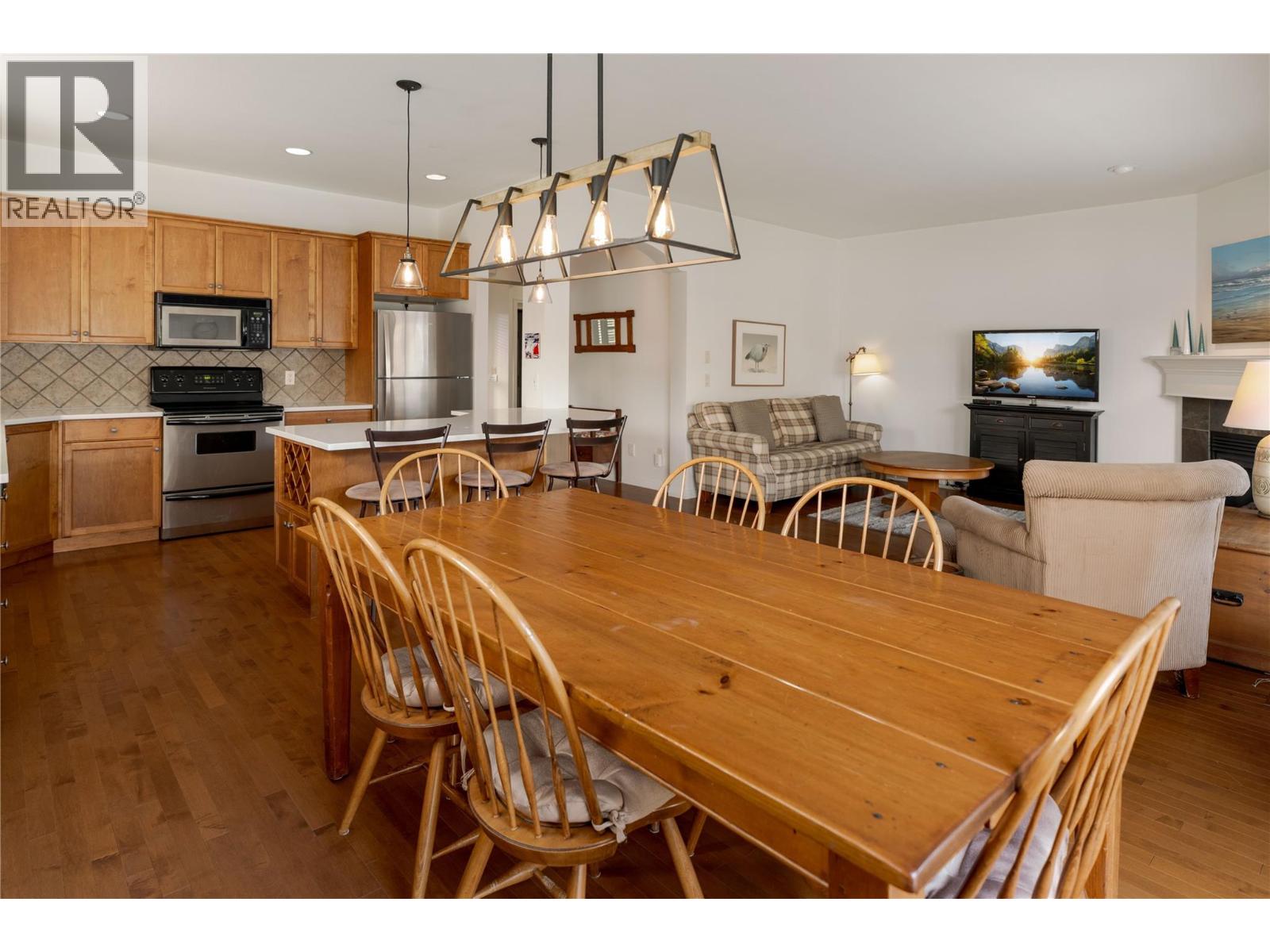 215 665 Cook Road, Kelowna