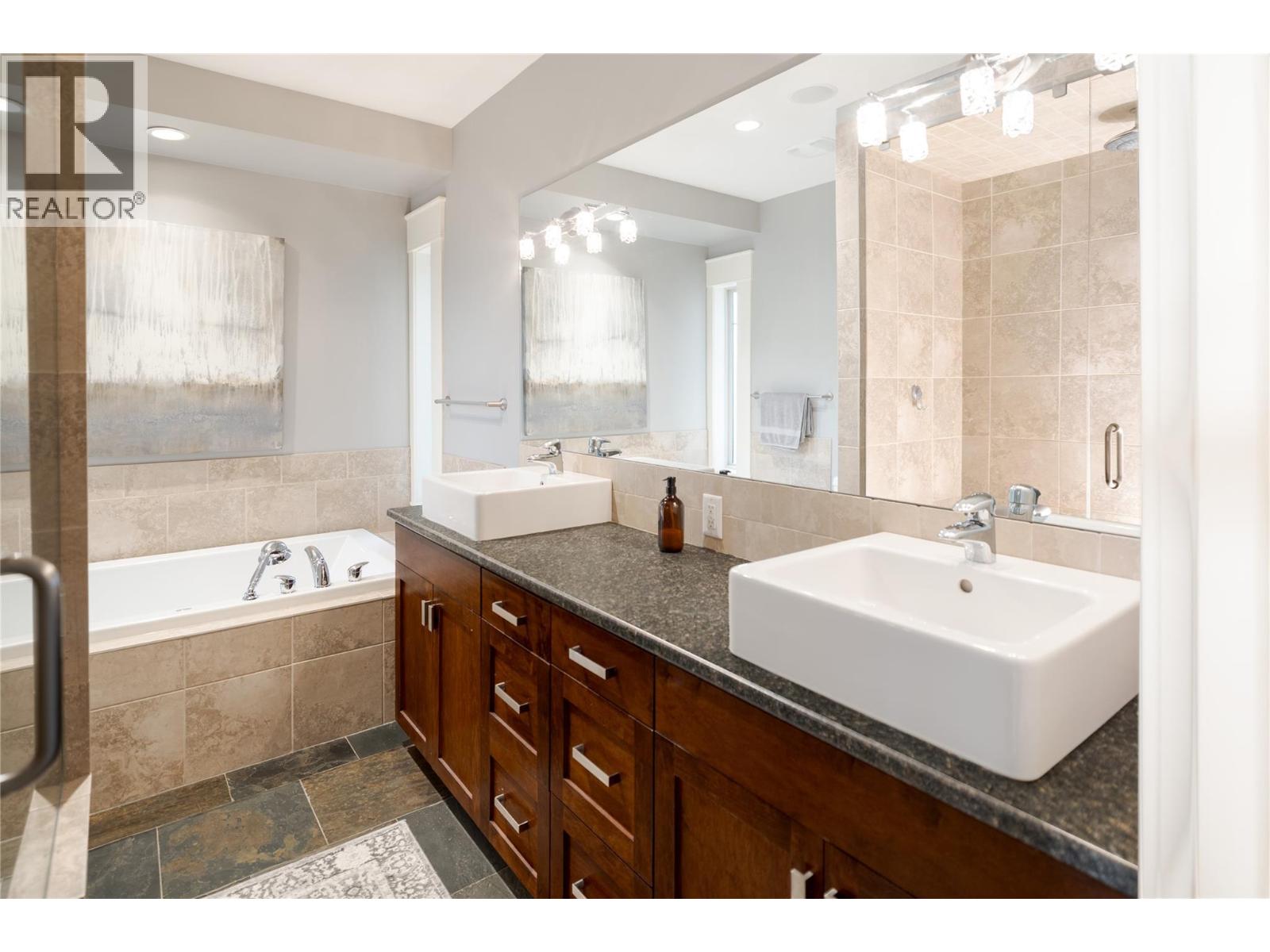  667 Devonian Avenue, Kelowna