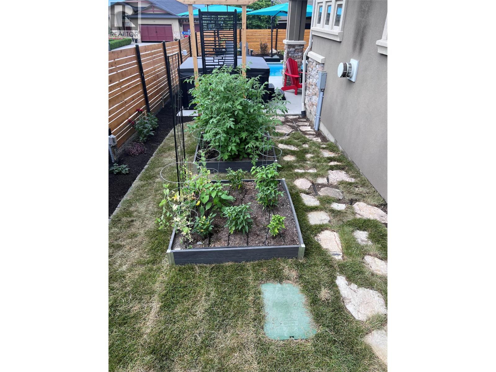  667 Devonian Avenue, Kelowna