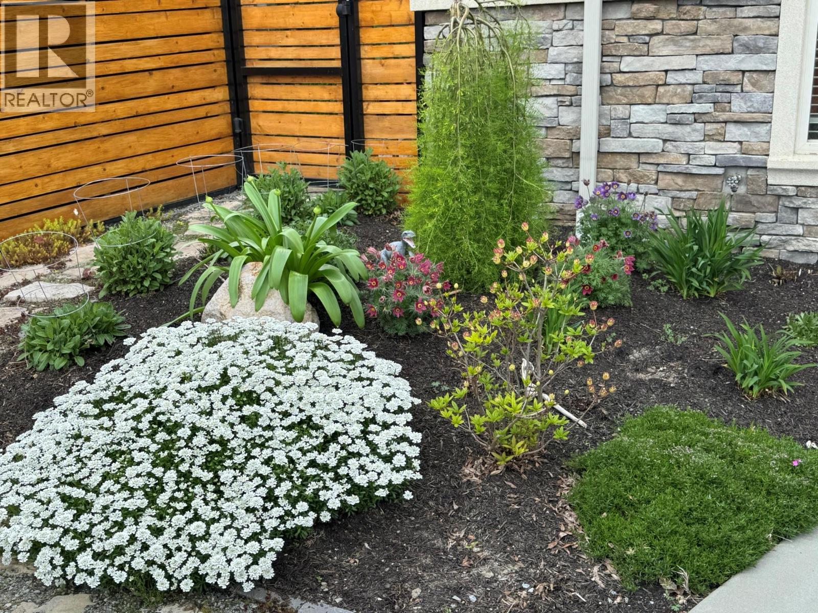  667 Devonian Avenue, Kelowna