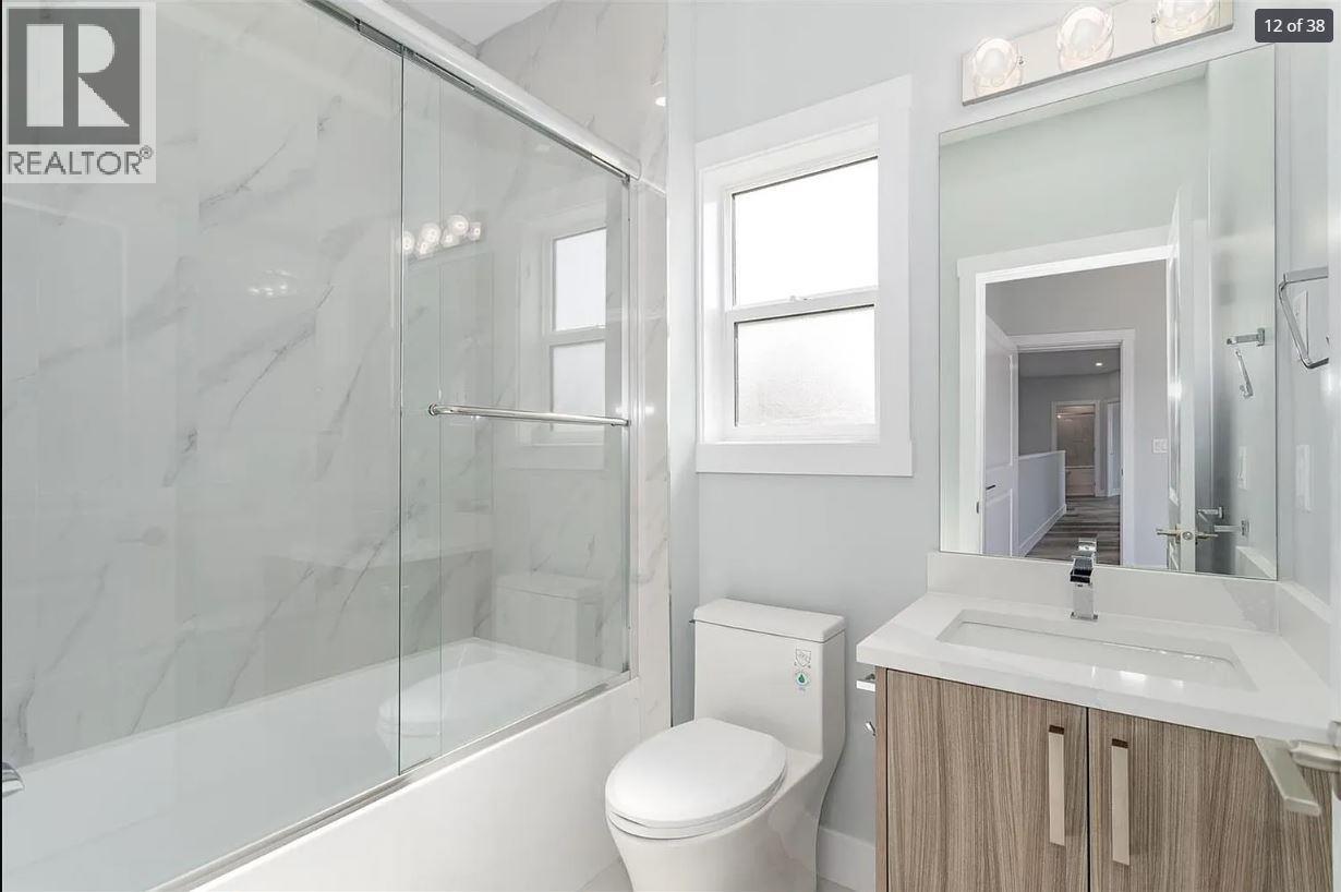 1 1046 Martin Avenue, Kelowna