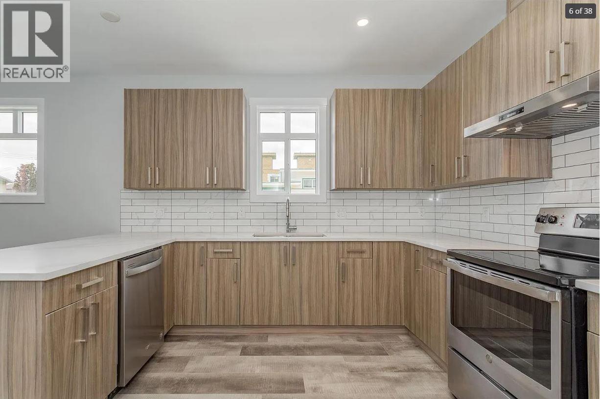 1 1046 Martin Avenue, Kelowna