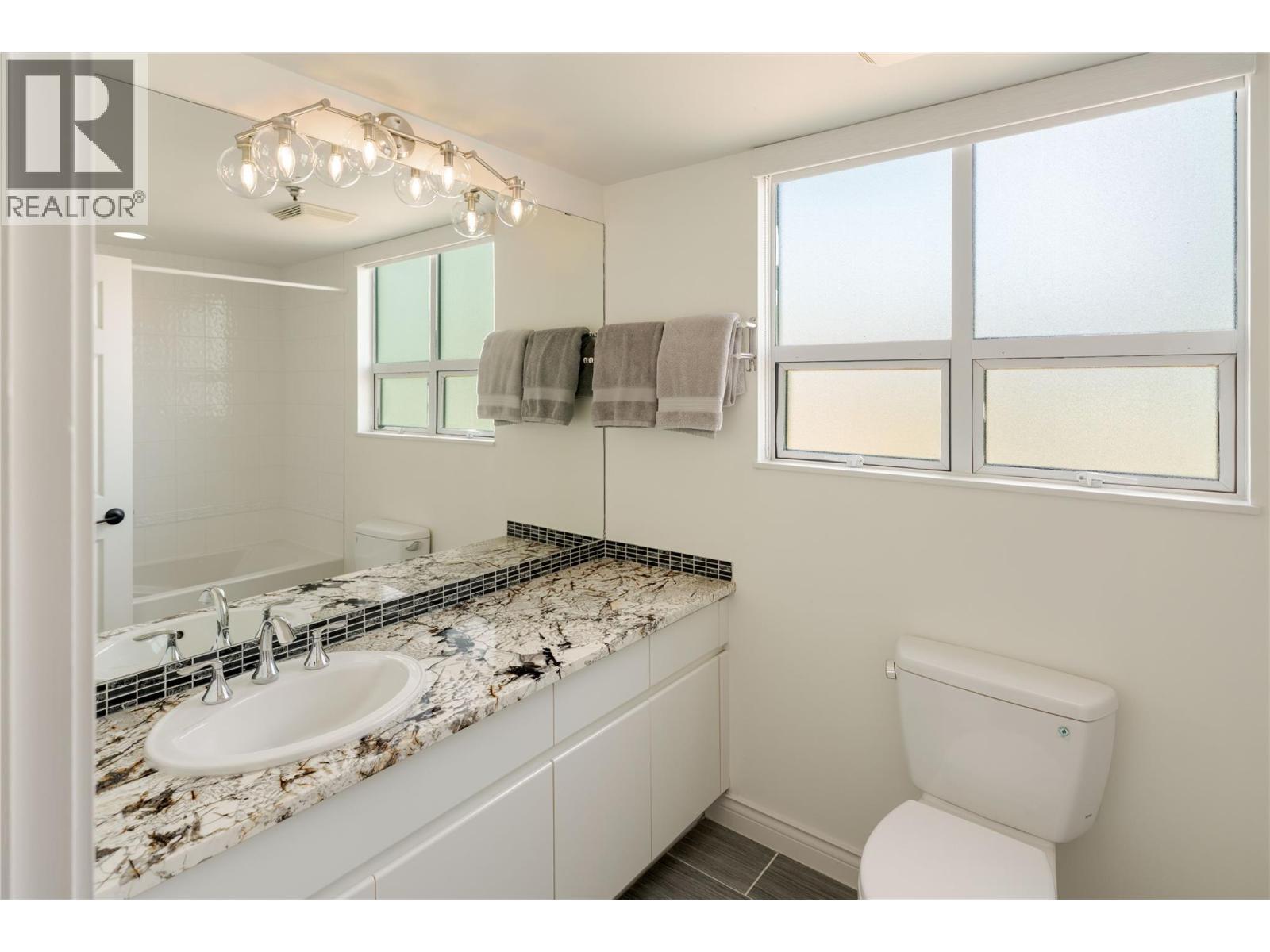 801 1152 Sunset Drive, Kelowna