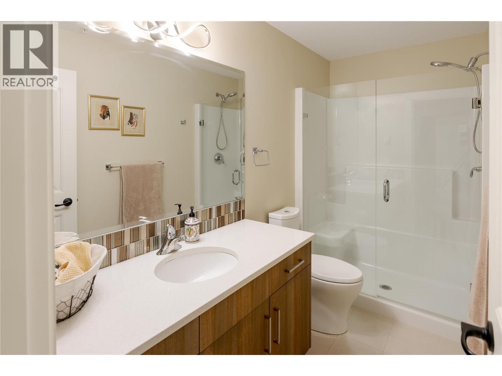 204 3865 Truswell Road, Kelowna