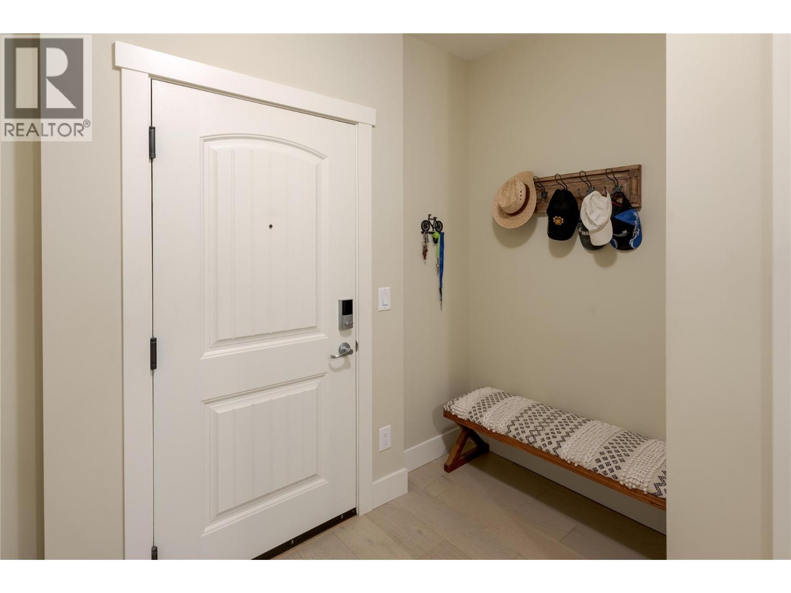 204 3865 Truswell Road, Kelowna