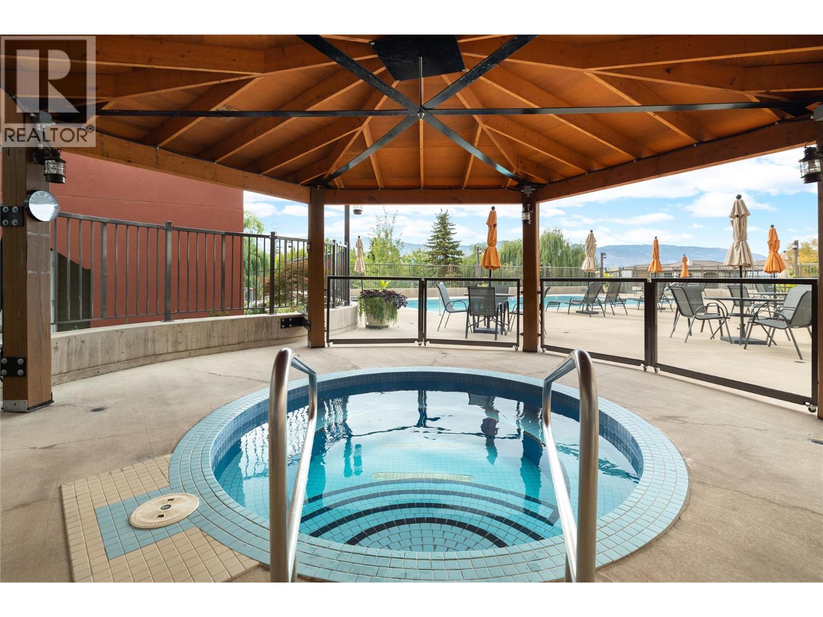 204 3865 Truswell Road, Kelowna