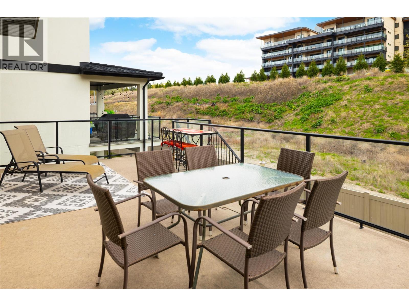  1876 VIEWPOINT Crescent, Kelowna