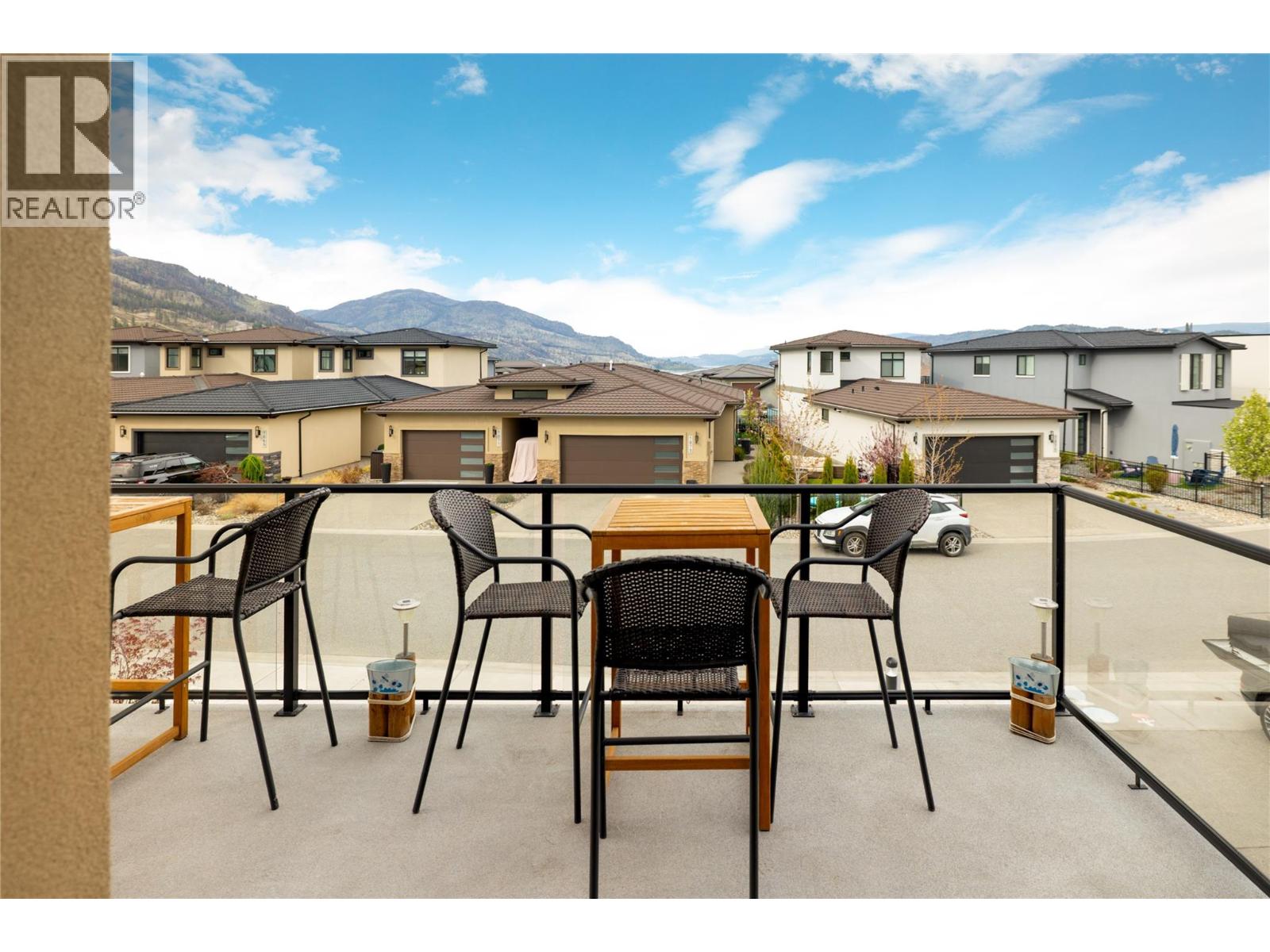  1876 VIEWPOINT Crescent, Kelowna