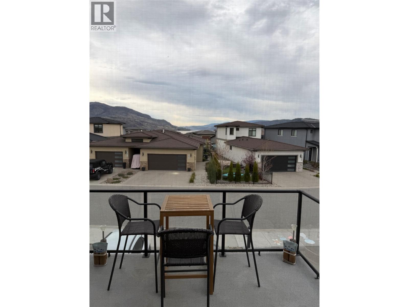  1876 VIEWPOINT Crescent, Kelowna