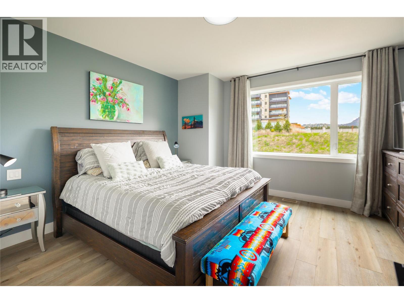  1876 VIEWPOINT Crescent, Kelowna