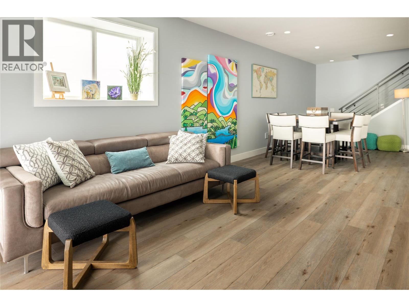  1876 VIEWPOINT Crescent, Kelowna