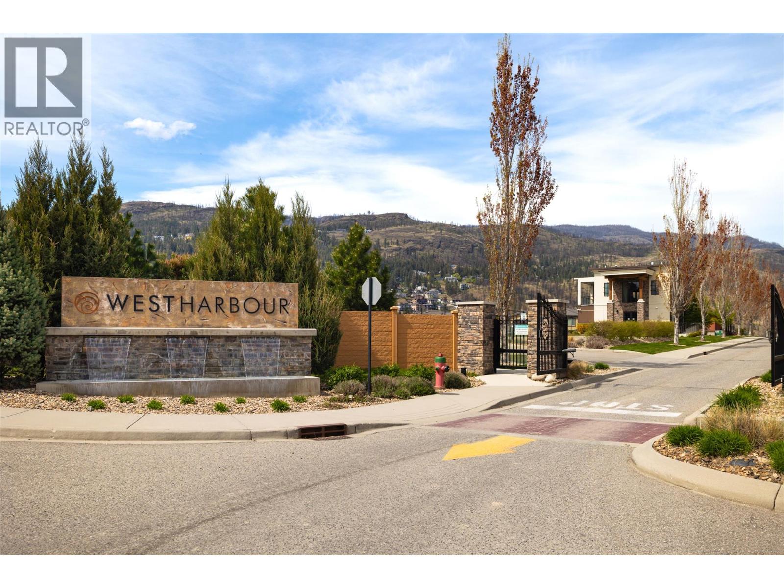  1876 VIEWPOINT Crescent, Kelowna