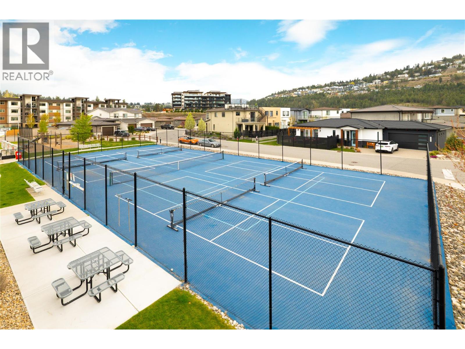  1876 VIEWPOINT Crescent, Kelowna