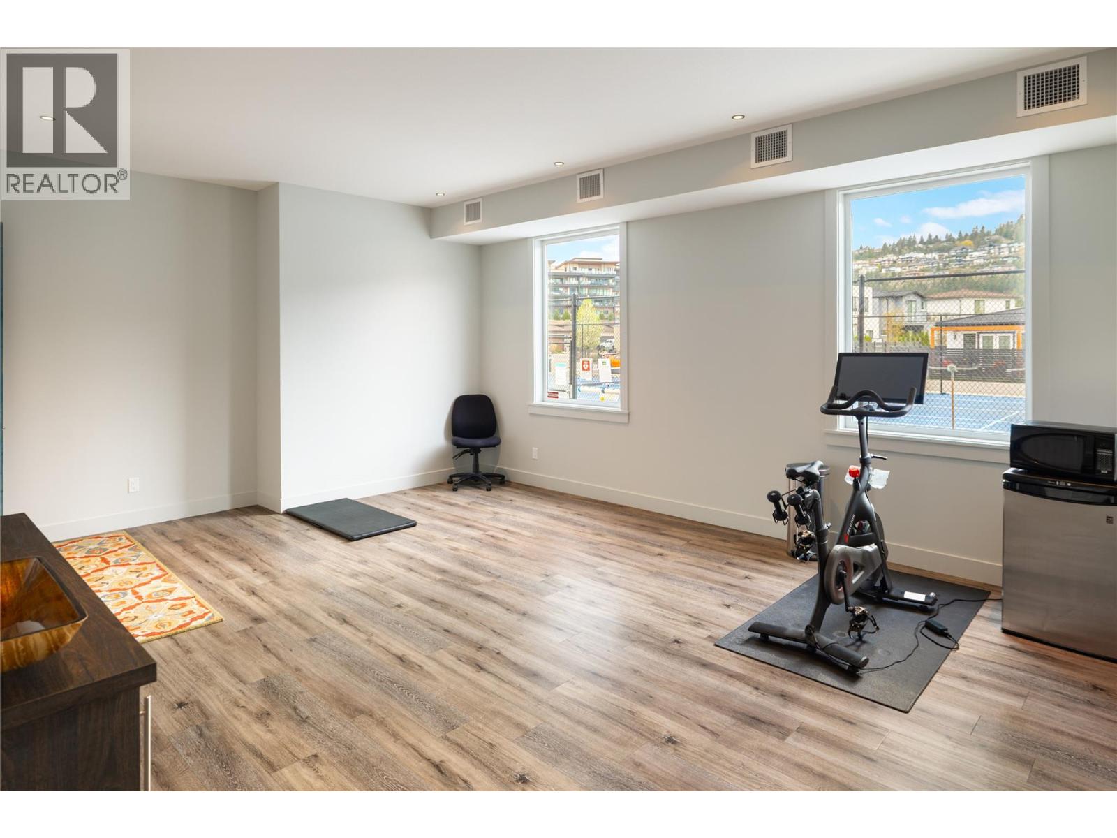  1876 VIEWPOINT Crescent, Kelowna