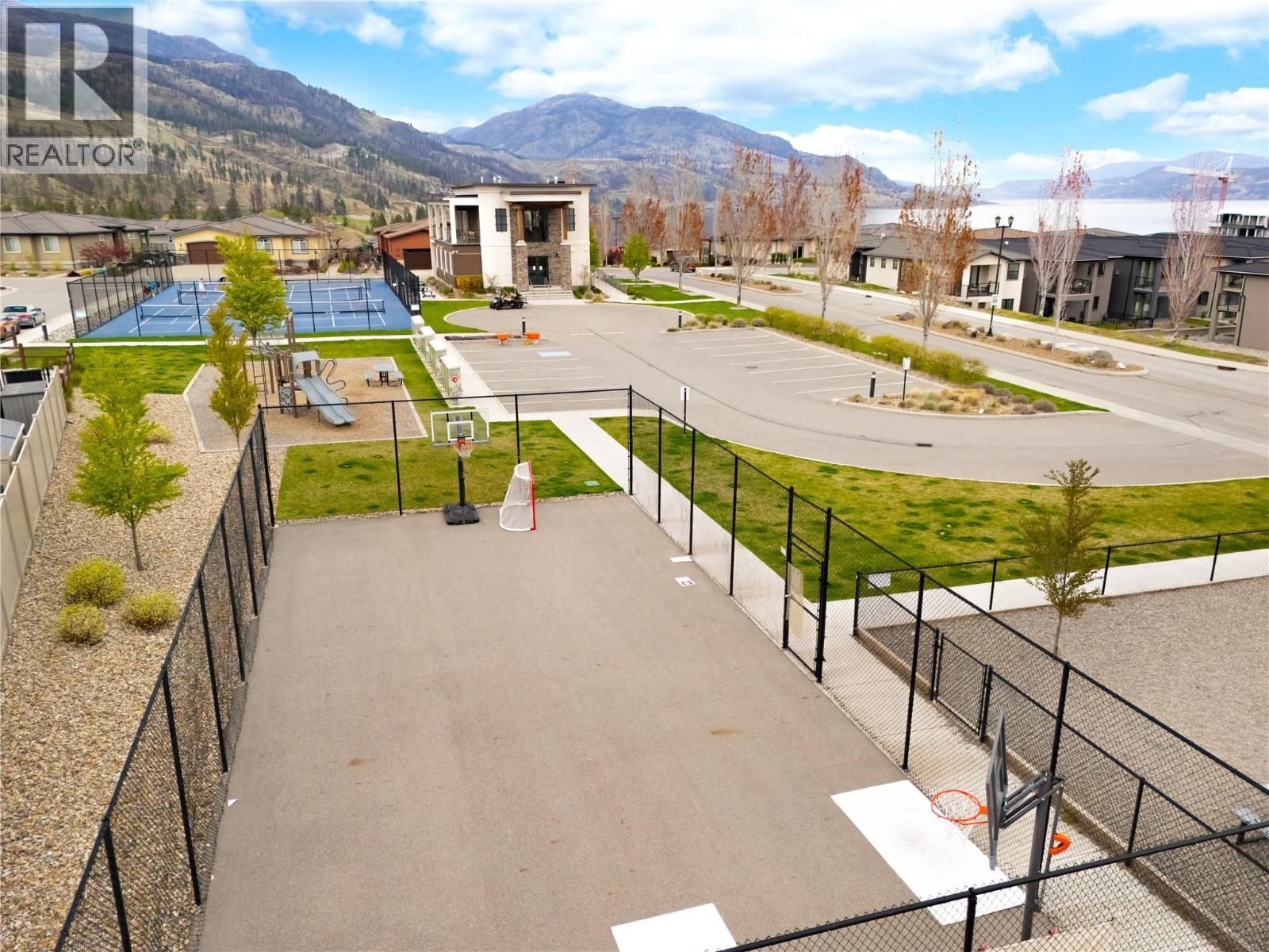  1876 VIEWPOINT Crescent, Kelowna