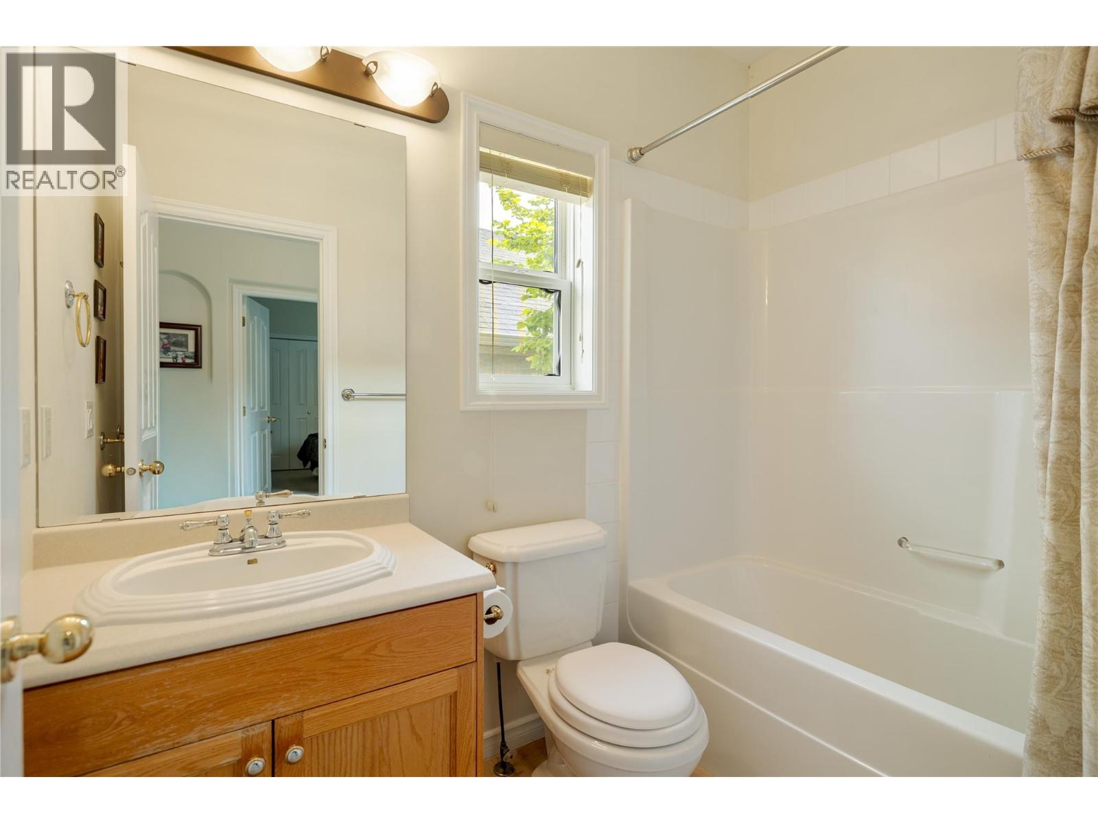  377 MCCARREN Avenue, Kelowna