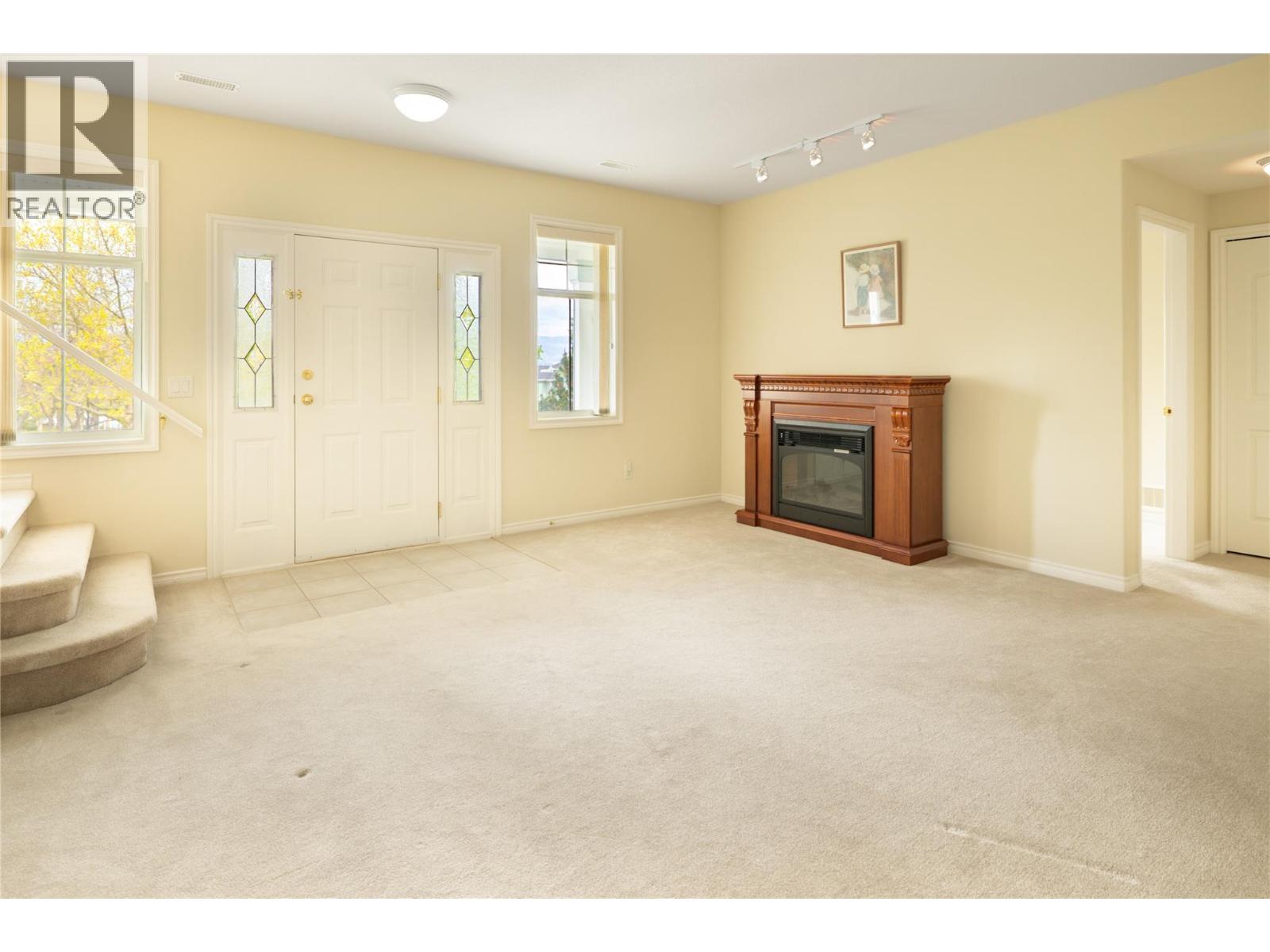  377 MCCARREN Avenue, Kelowna