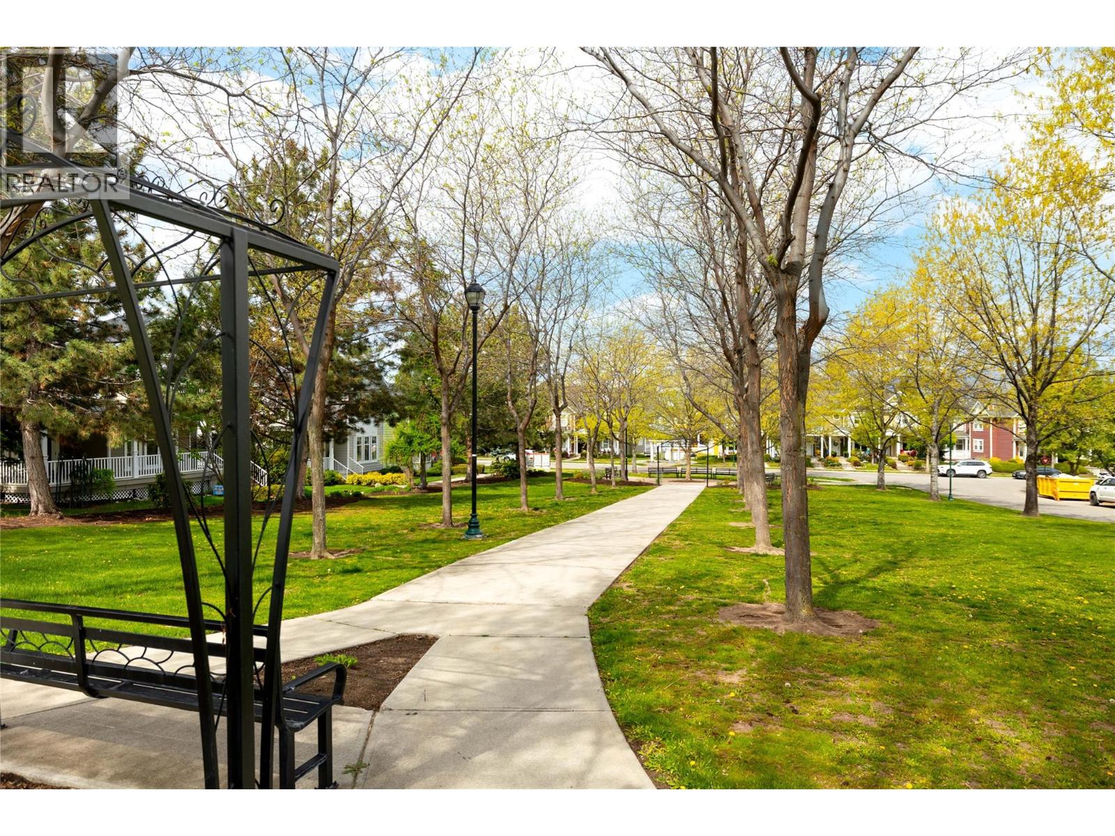  377 MCCARREN Avenue, Kelowna