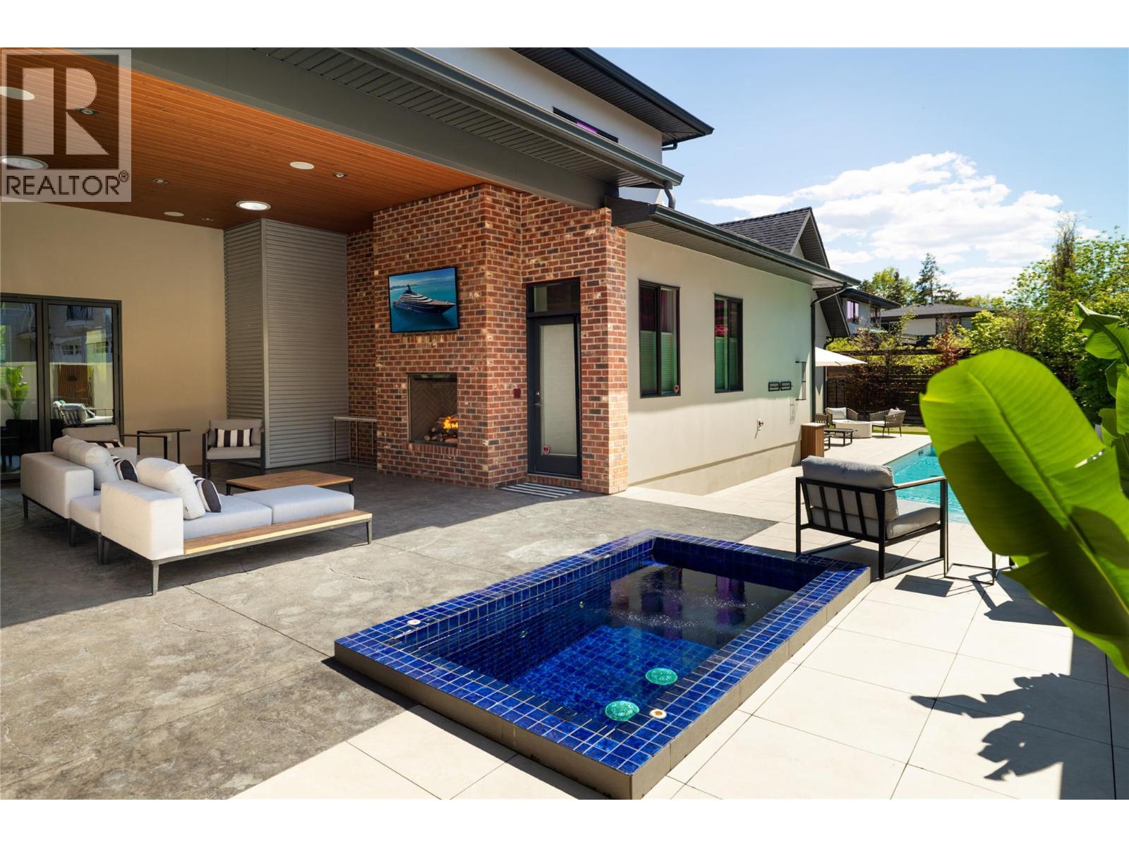  385 Cadder Avenue, Kelowna