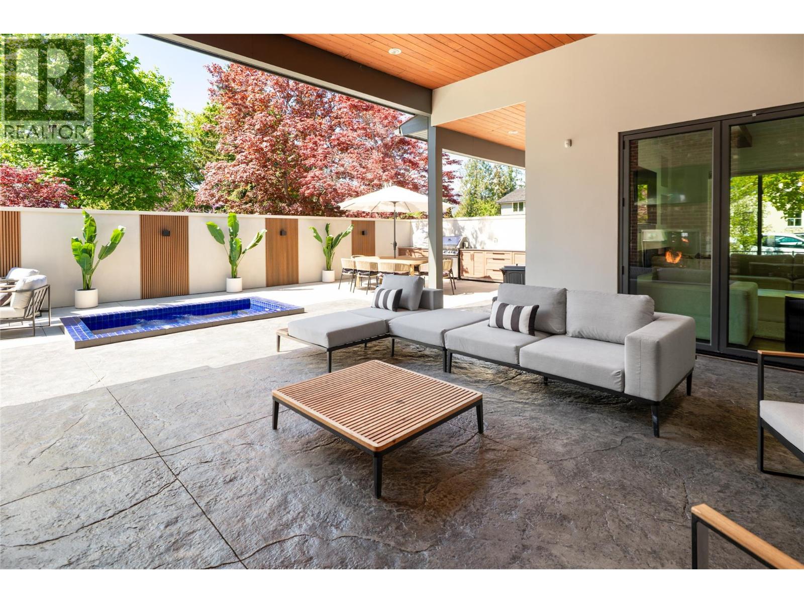  385 Cadder Avenue, Kelowna