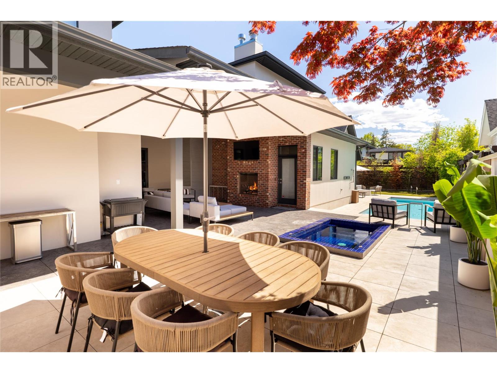  385 Cadder Avenue, Kelowna