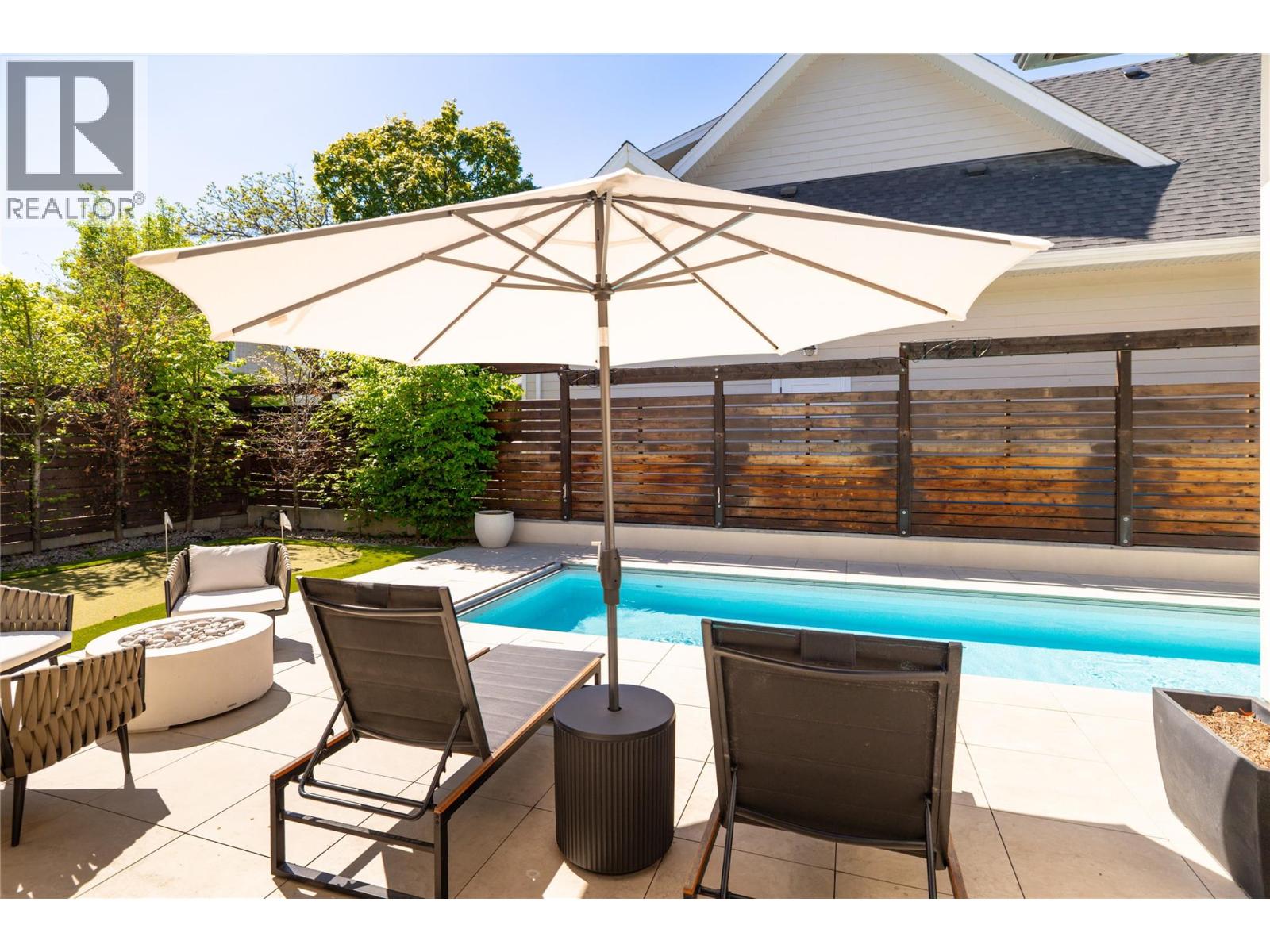  385 Cadder Avenue, Kelowna