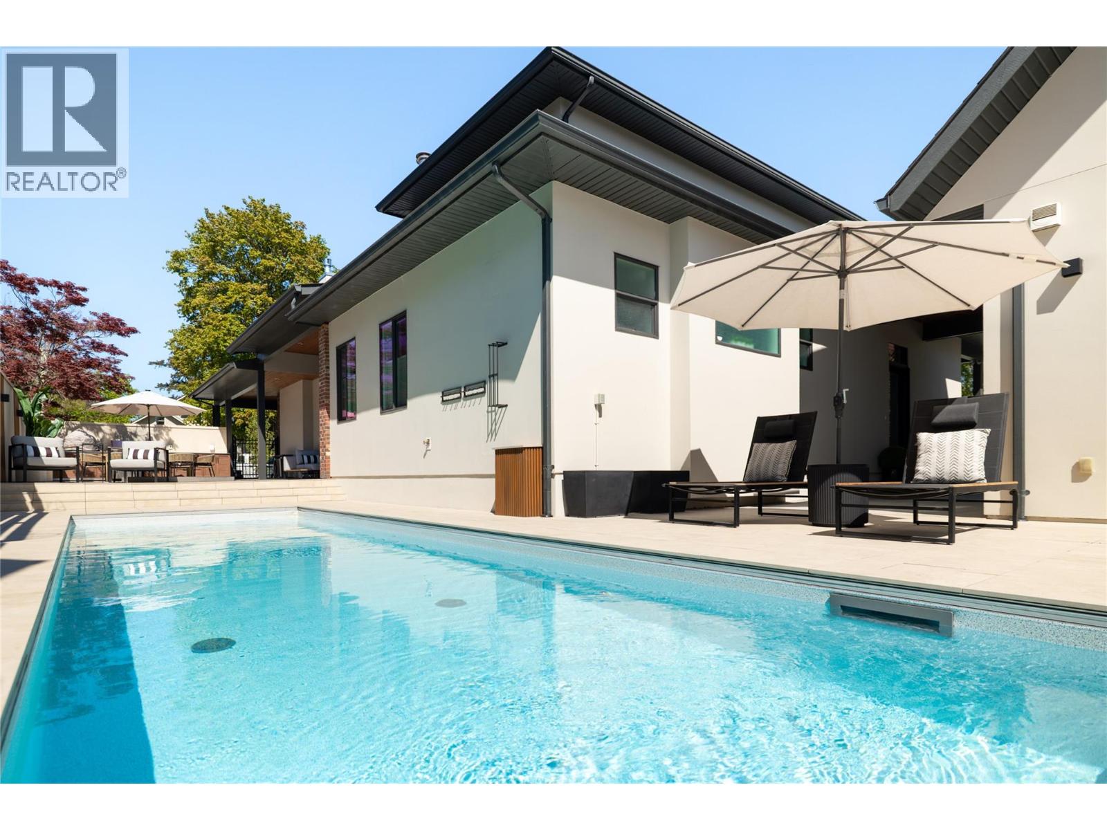  385 Cadder Avenue, Kelowna